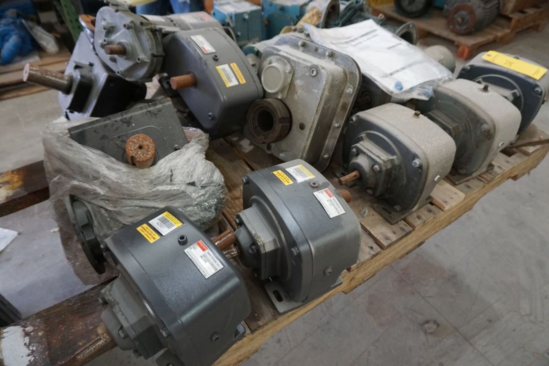 Lot of (18) Assorted Motors/Geardrives | Brands Include:; Dayton; Falk - Image 8 of 15