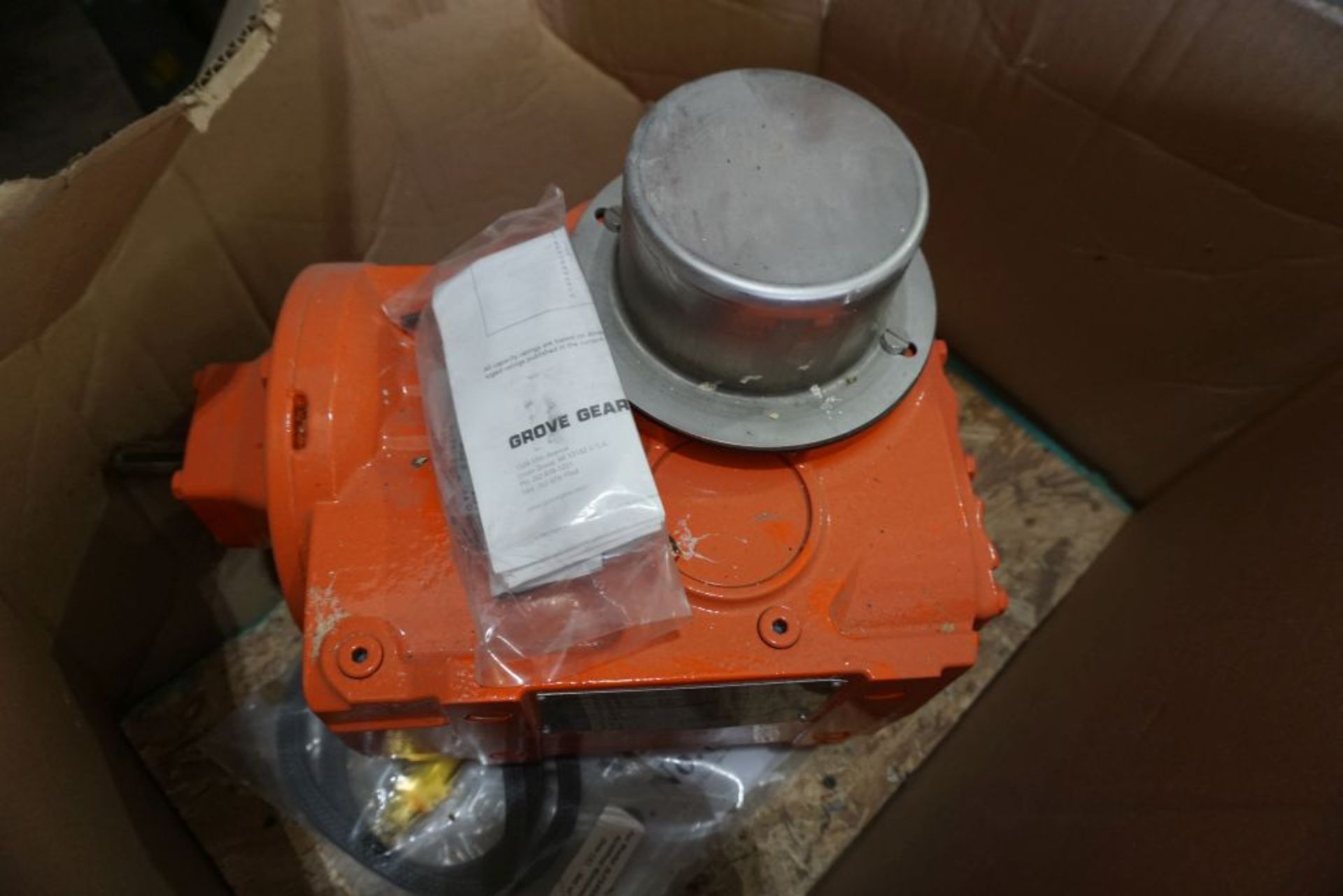 Lot of (1) Gear Box and (1) Motor | (1) Pro Quip Gear Box Model No. LF-45, Ratio: 45.10; (1) - Image 2 of 7