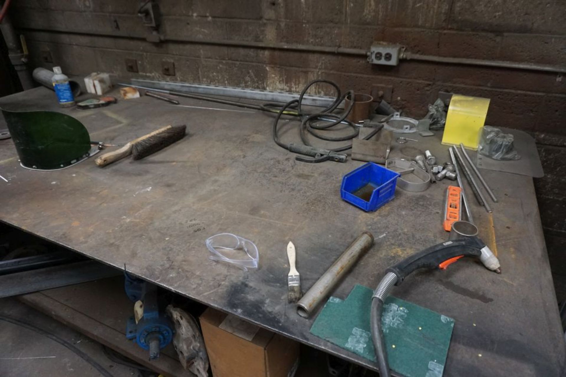 Welding Table w/Vise - Image 3 of 9