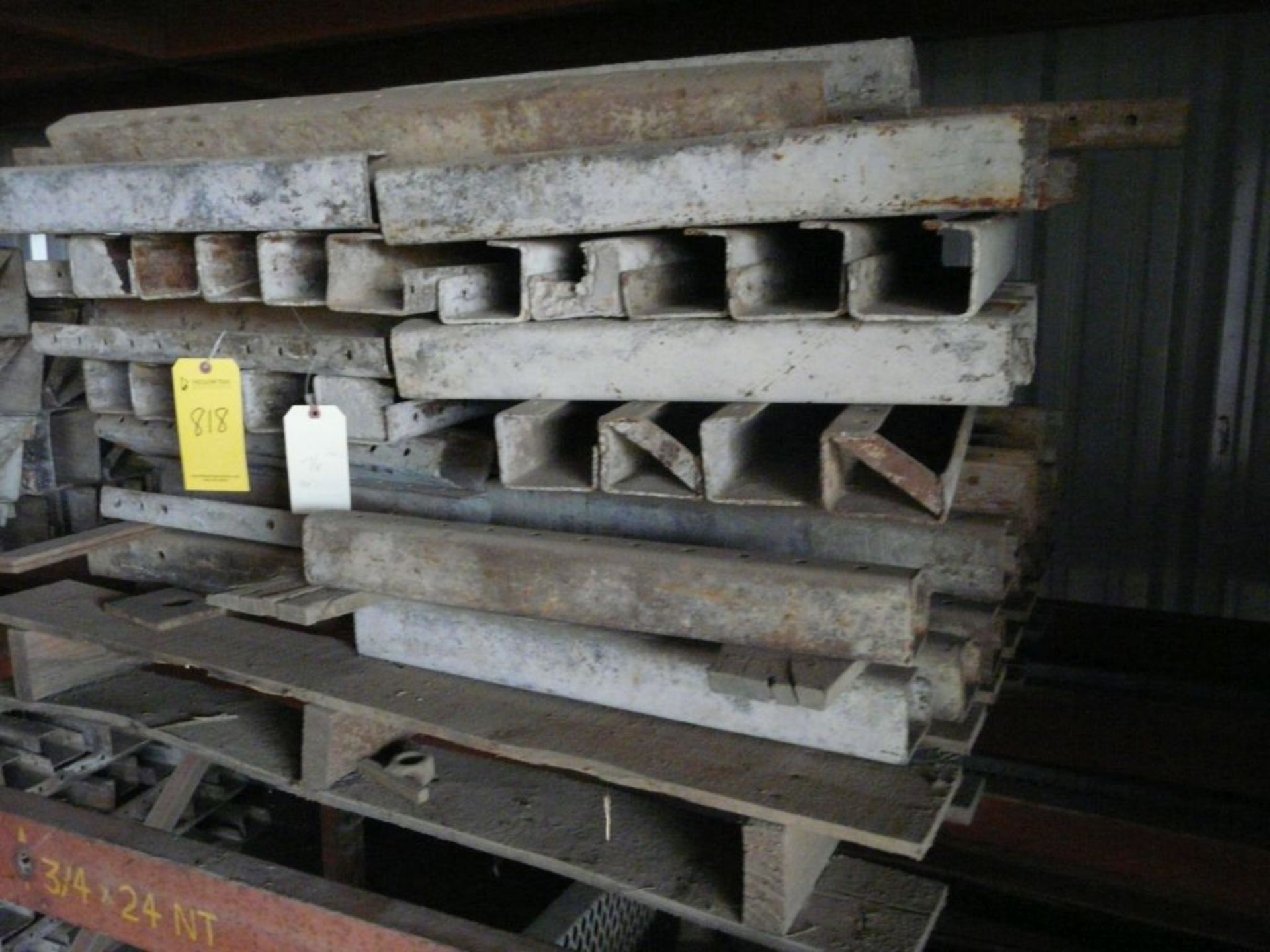 Lot of (16) Corner Forms | 3" x 4" x 24"; Lot Loading Fee: $10.00 - Image 2 of 2