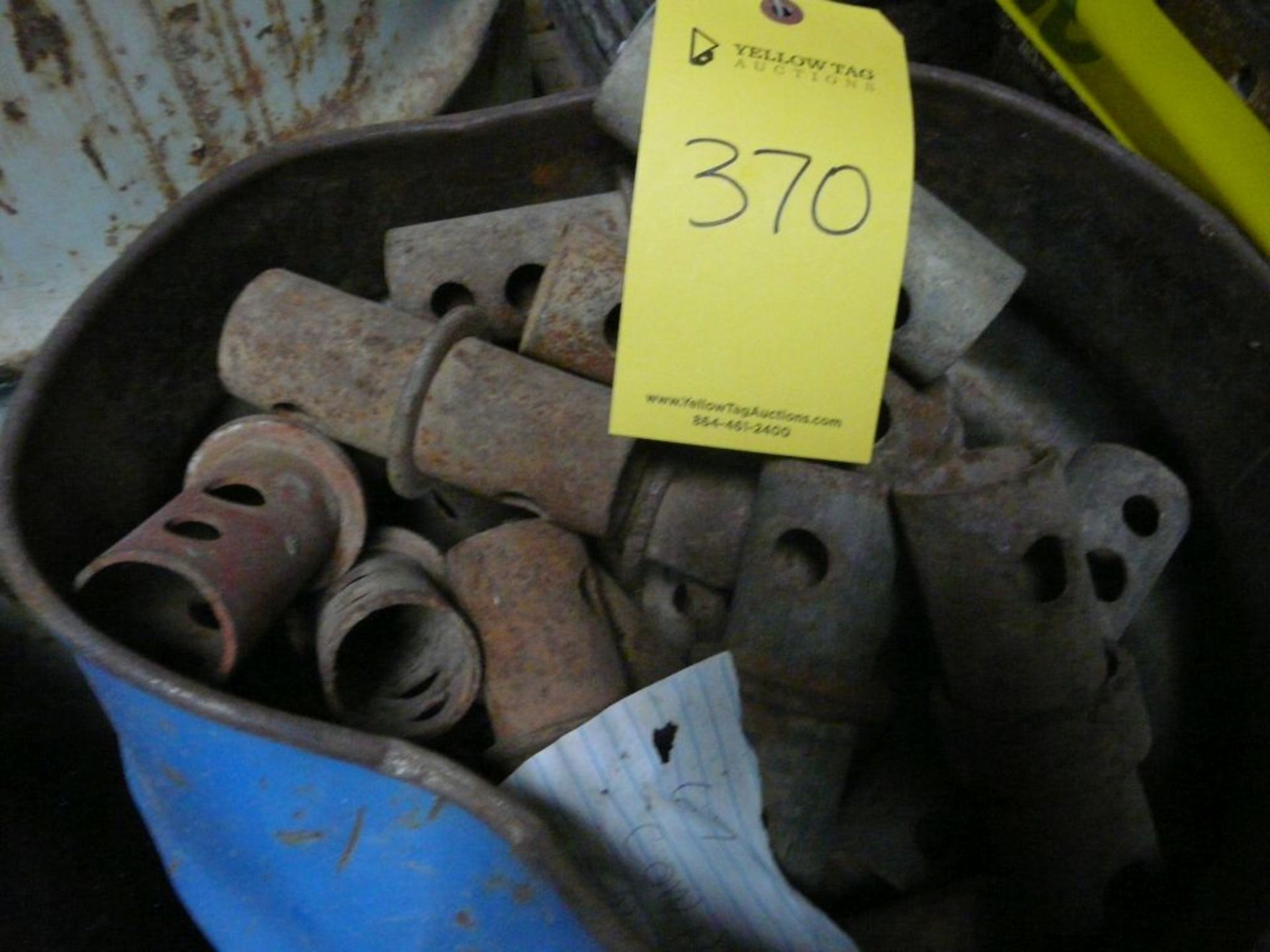Lot of Shoring Pins | Lot Loading Fee: $10.00 - Image 2 of 2