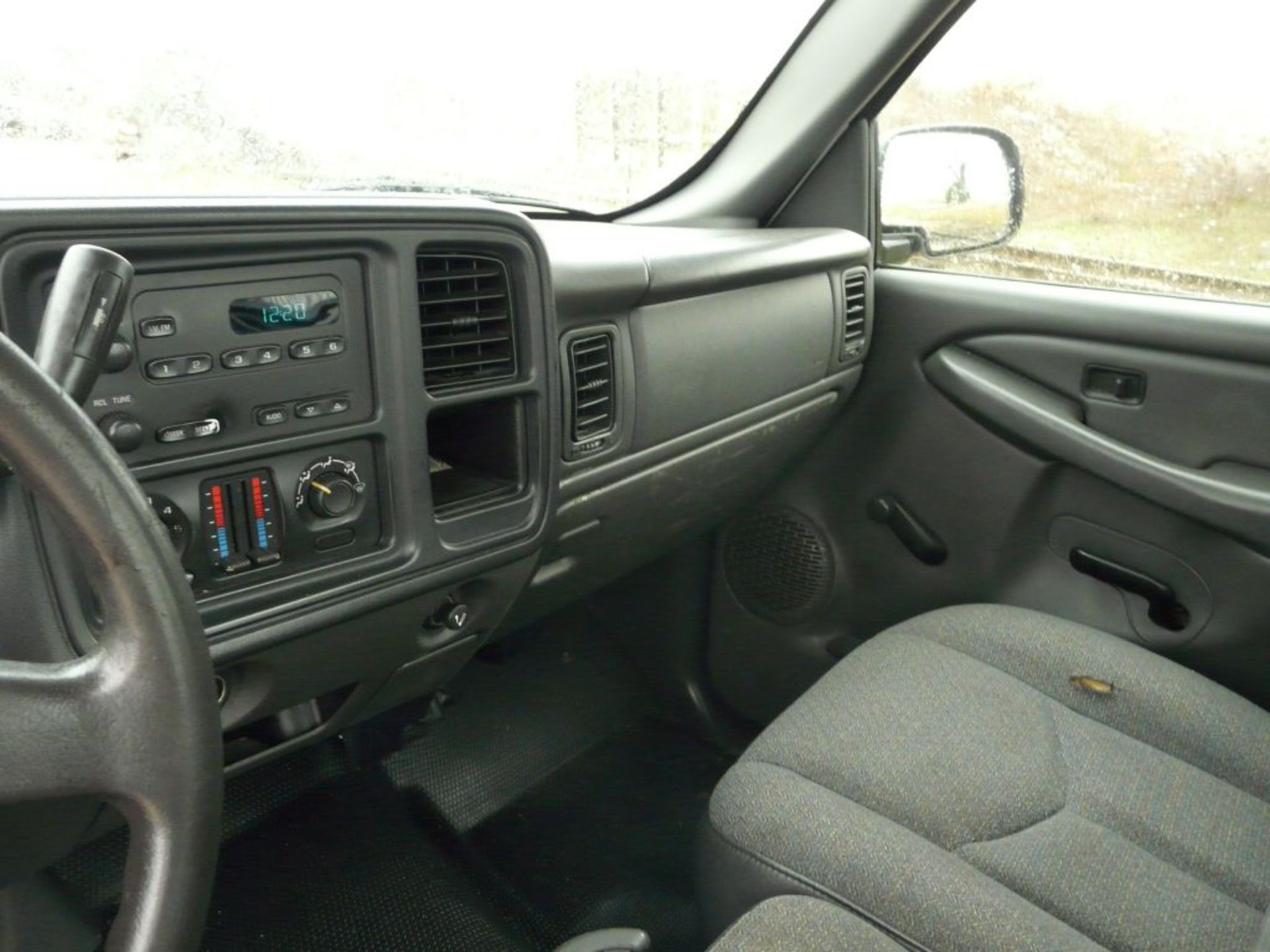 2005 Chevrolet Silverado 1500 Pickup Truck | VIN# 1GCEC14X15Z311949; 4.3L, 6 Cylinder; Automatic - Image 24 of 29