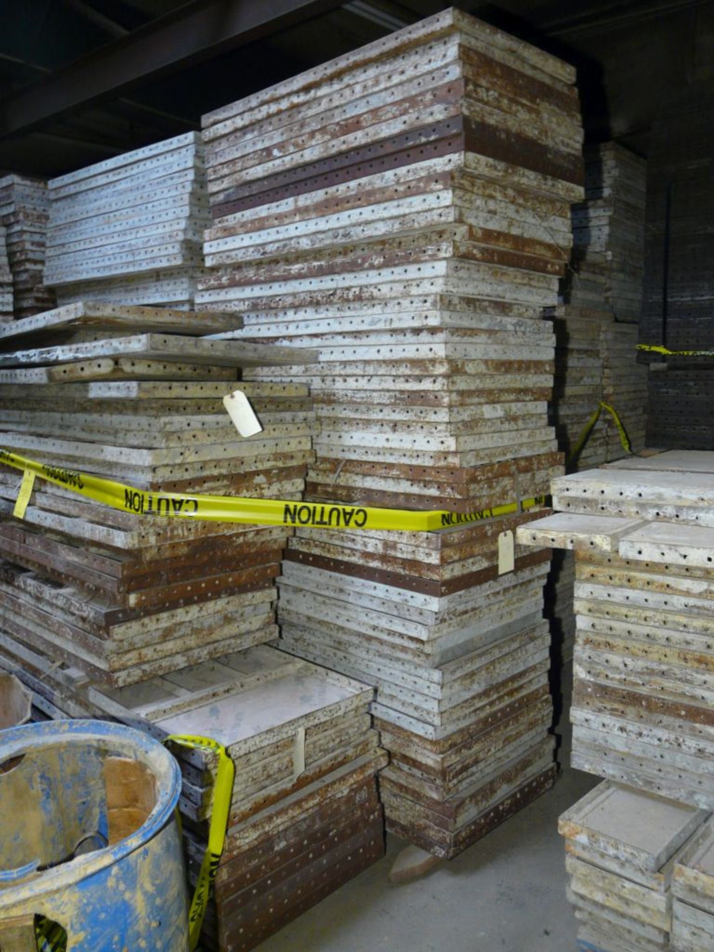 Lot of (858) Medalist Concrete Forms | Includes:; (326) 24" x 36"; (500) 24" x 48"; (13) 24" x - Image 6 of 7