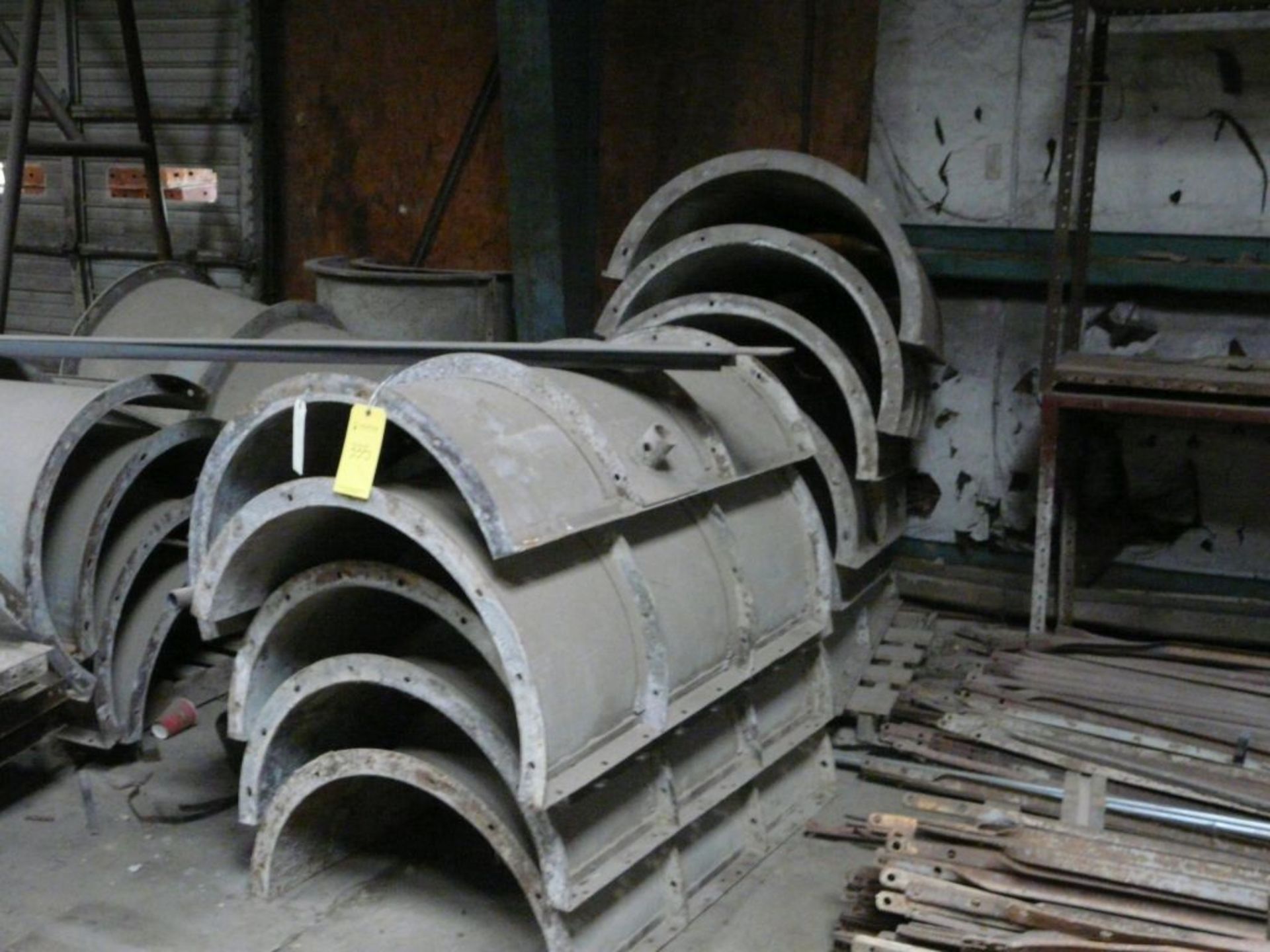 Lot of (24) 30" Column Forms | Lot Loading Fee: $50.00 - Image 2 of 6
