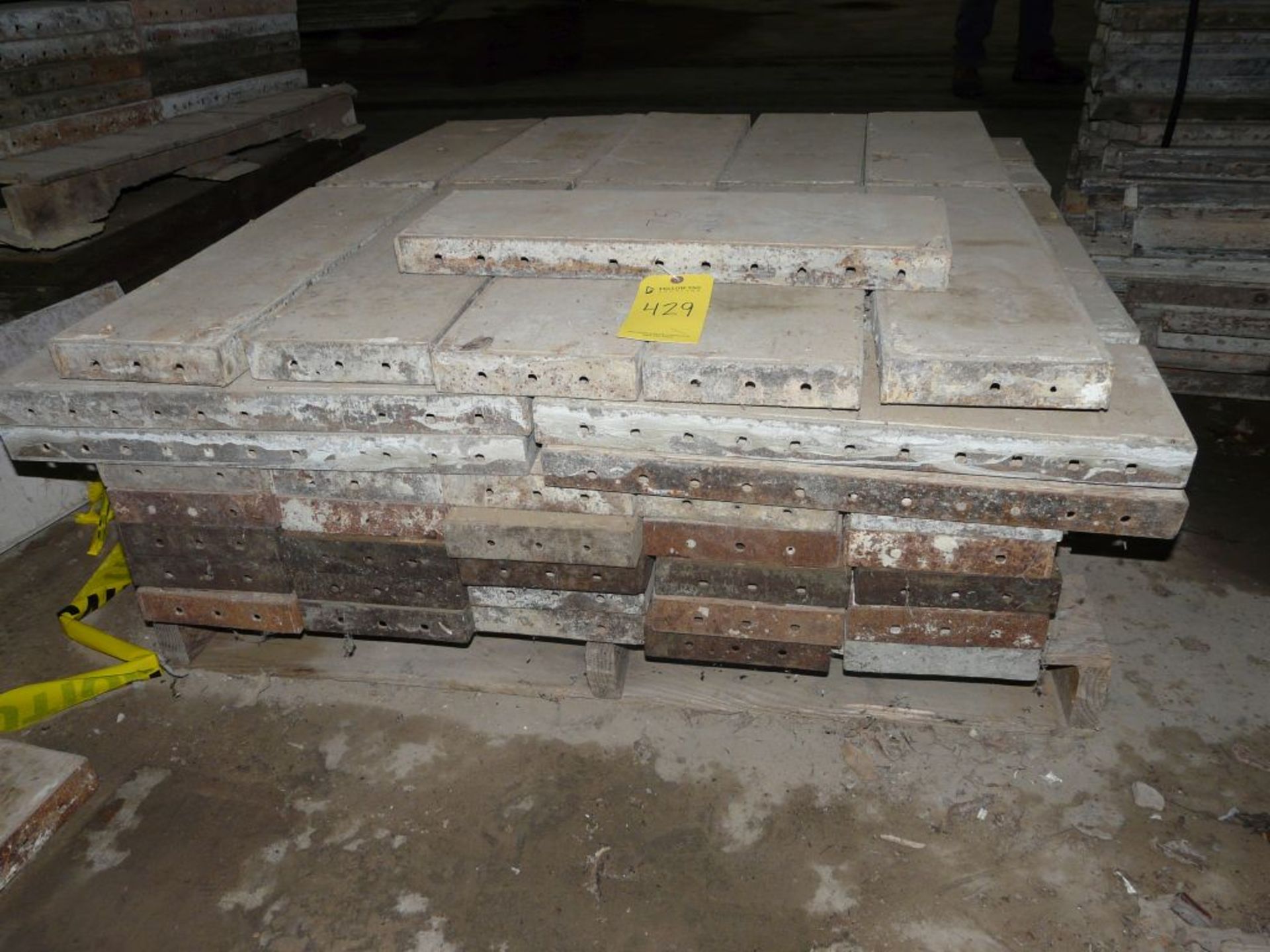 Lot of (25) Medalist Concrete Forms | 8" x 24"; Lot Loading Fee: $10.00 - Image 2 of 2