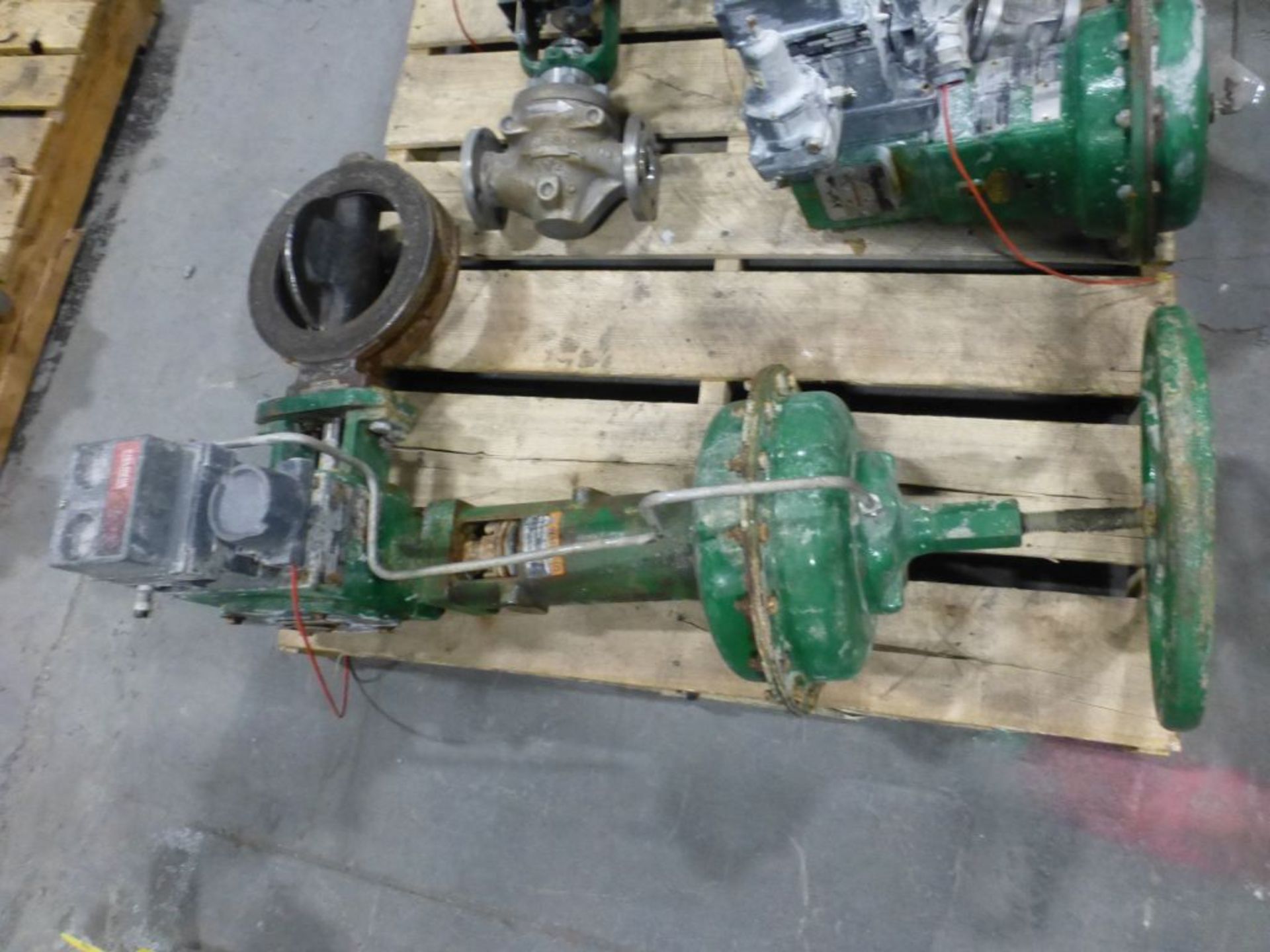 Lot of Assorted Fisher Valves - Image 5 of 29
