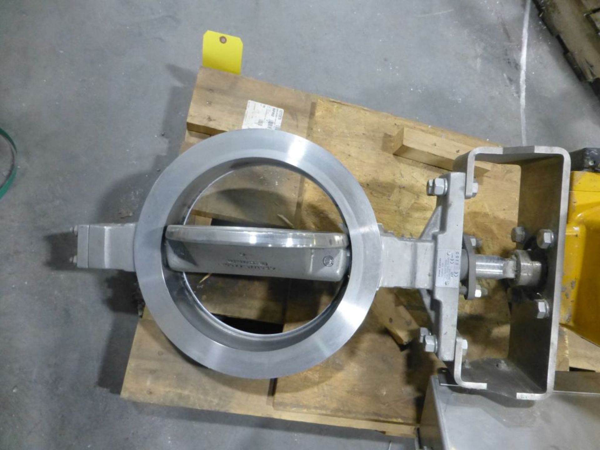 Emerson Process Management Butterfly Valve | Type: QS0950.UA04A.3 - Image 4 of 16