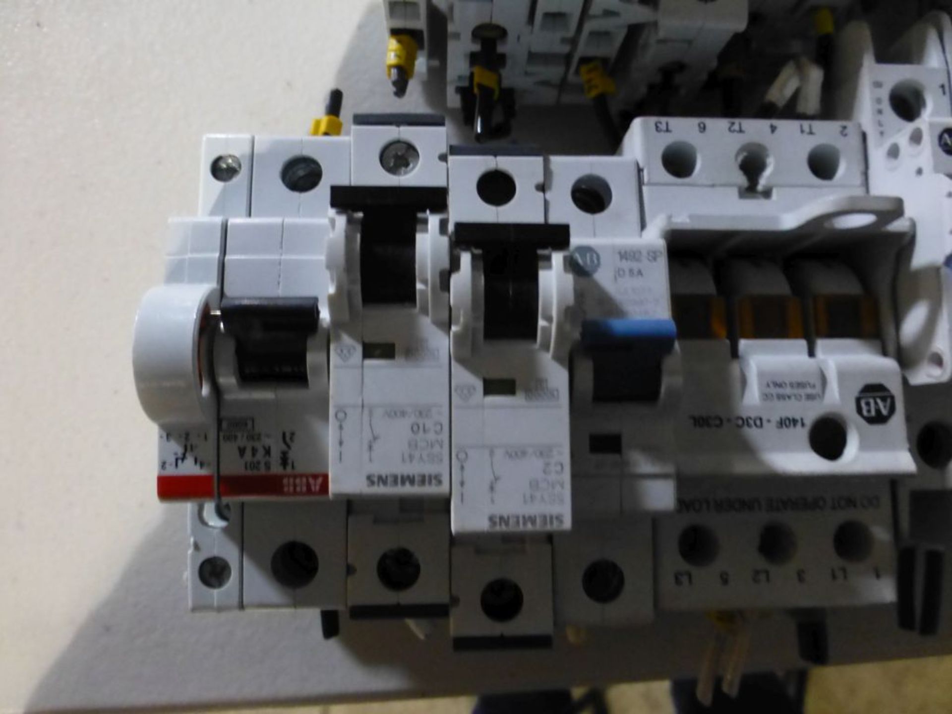 Lot of Assorted Circuit Breakers | Brands Include:; Allen Bradley; ABB; 2-20A Range - Image 5 of 7