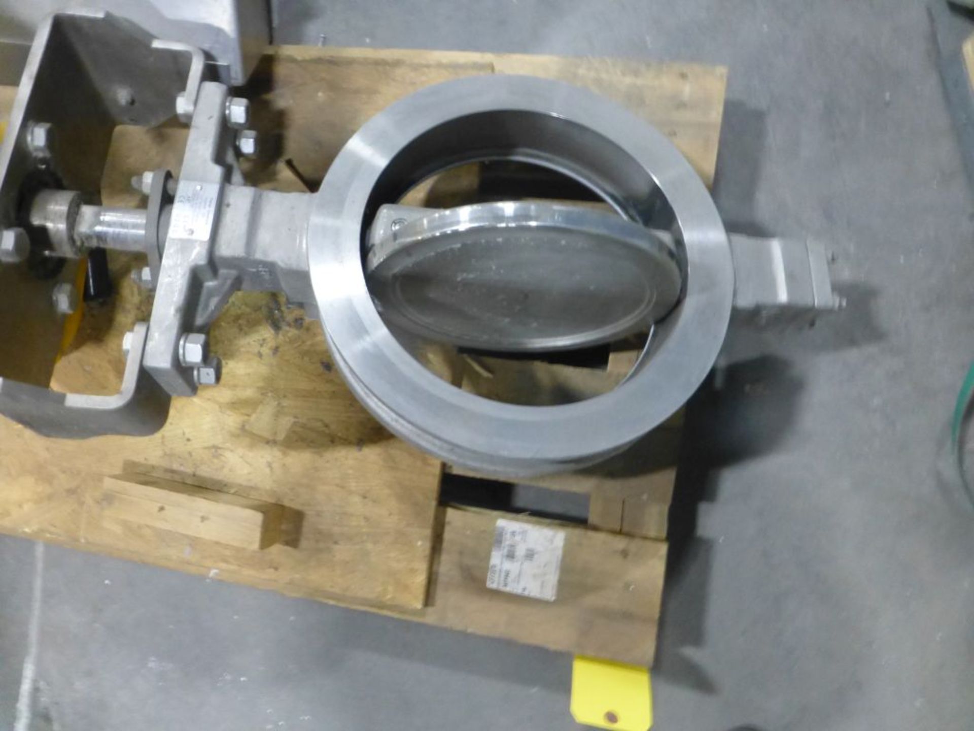 Emerson Process Management Butterfly Valve | Type: QS0950.UA04A.3 - Image 5 of 16