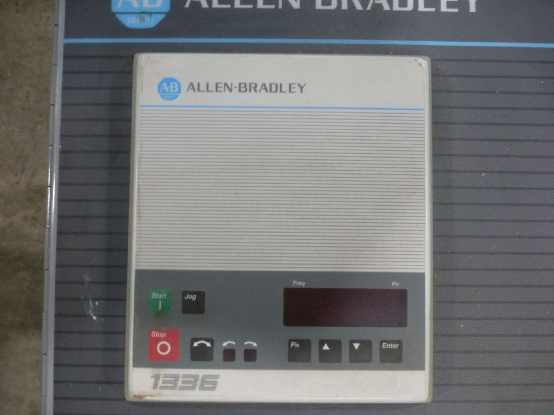 Allen Bradley AC Drive | Cat No. 1336-VT-B050P-EJGP-EPJ-PG4-R51-50CB; 3PH; O No. JHH690-001; 65A; - Image 4 of 12