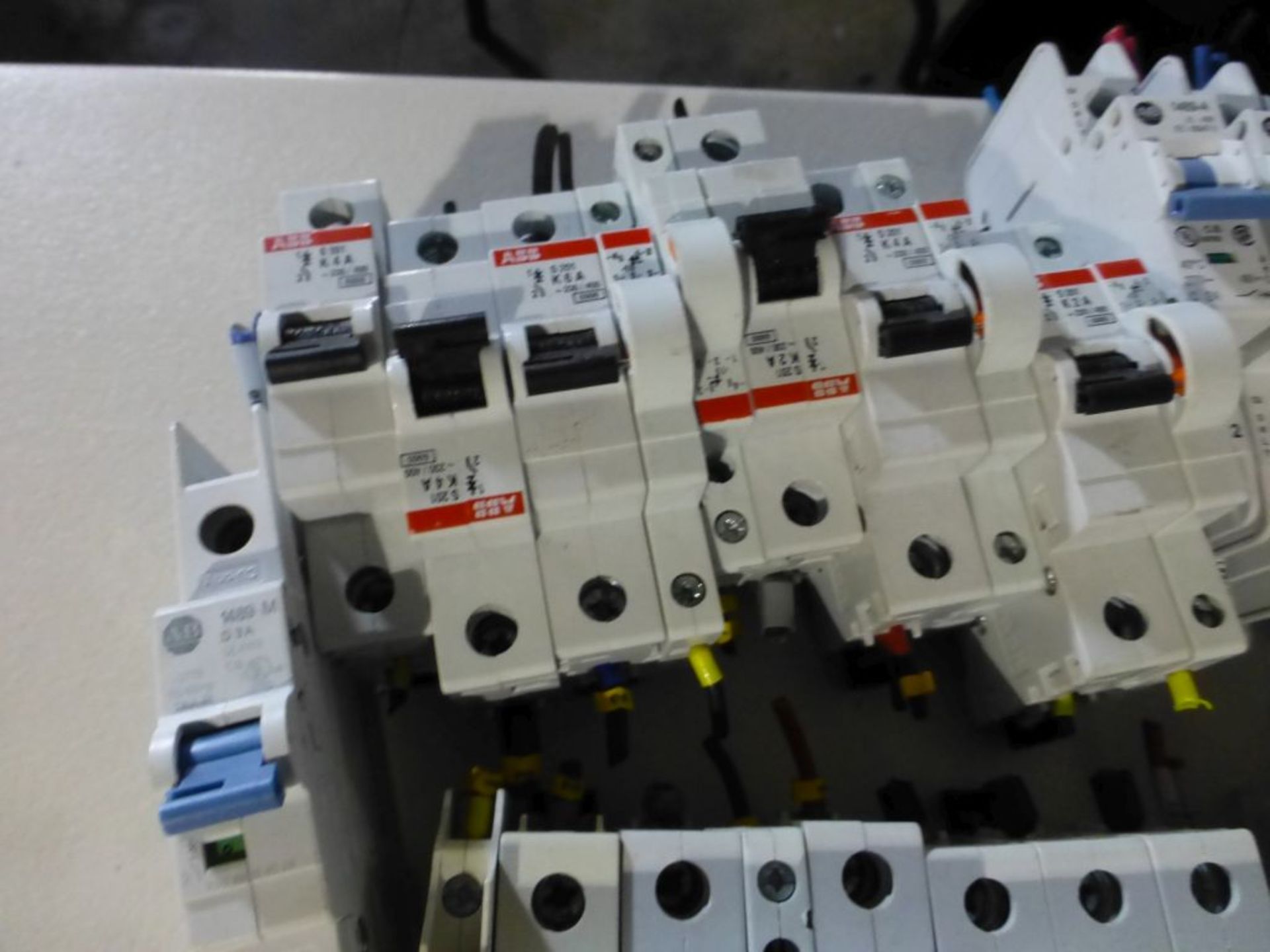 Lot of Assorted Circuit Breakers | Brands Include:; Allen Bradley; ABB; 2-20A Range - Image 2 of 7