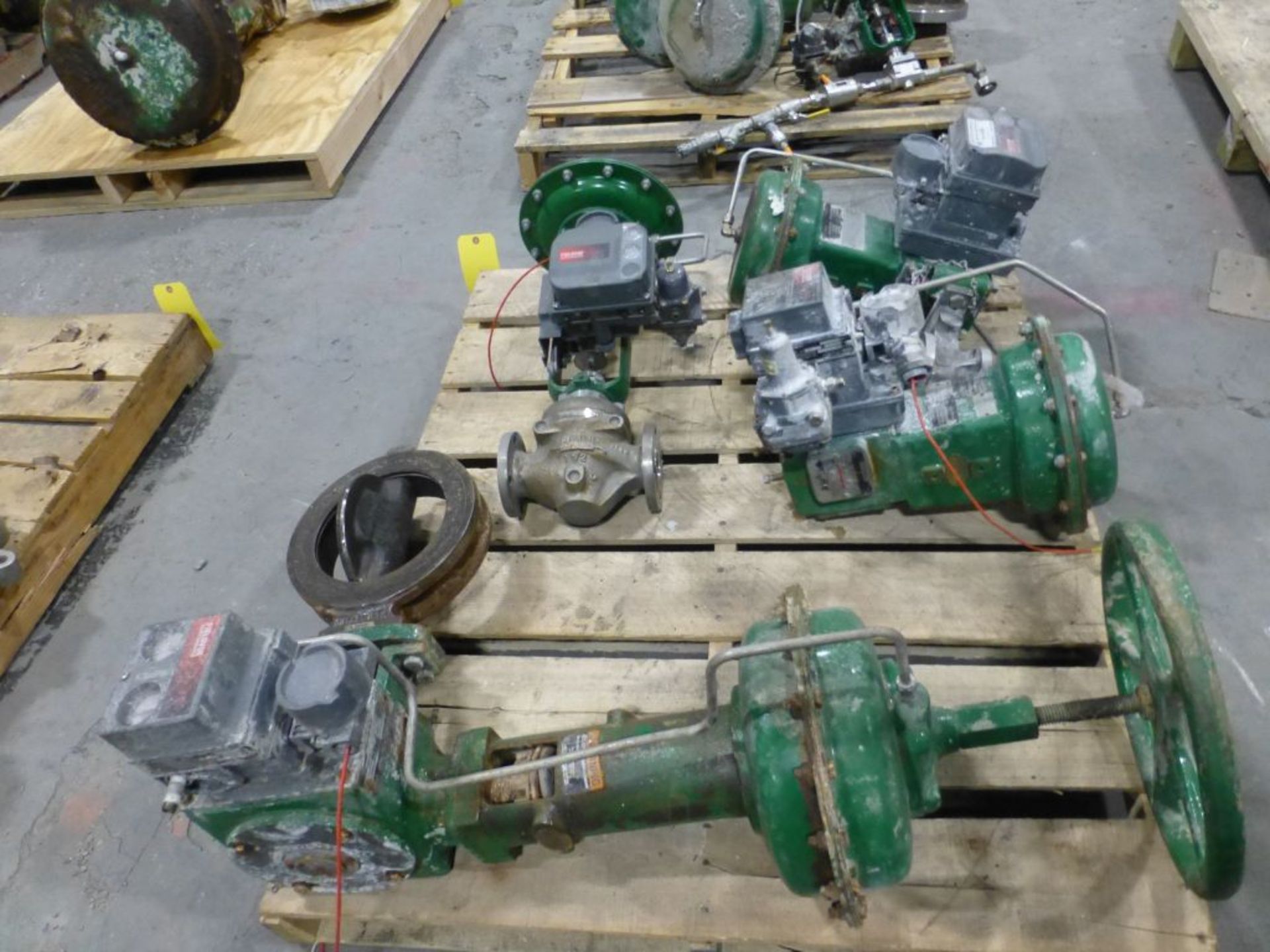 Lot of Assorted Fisher Valves - Image 3 of 29