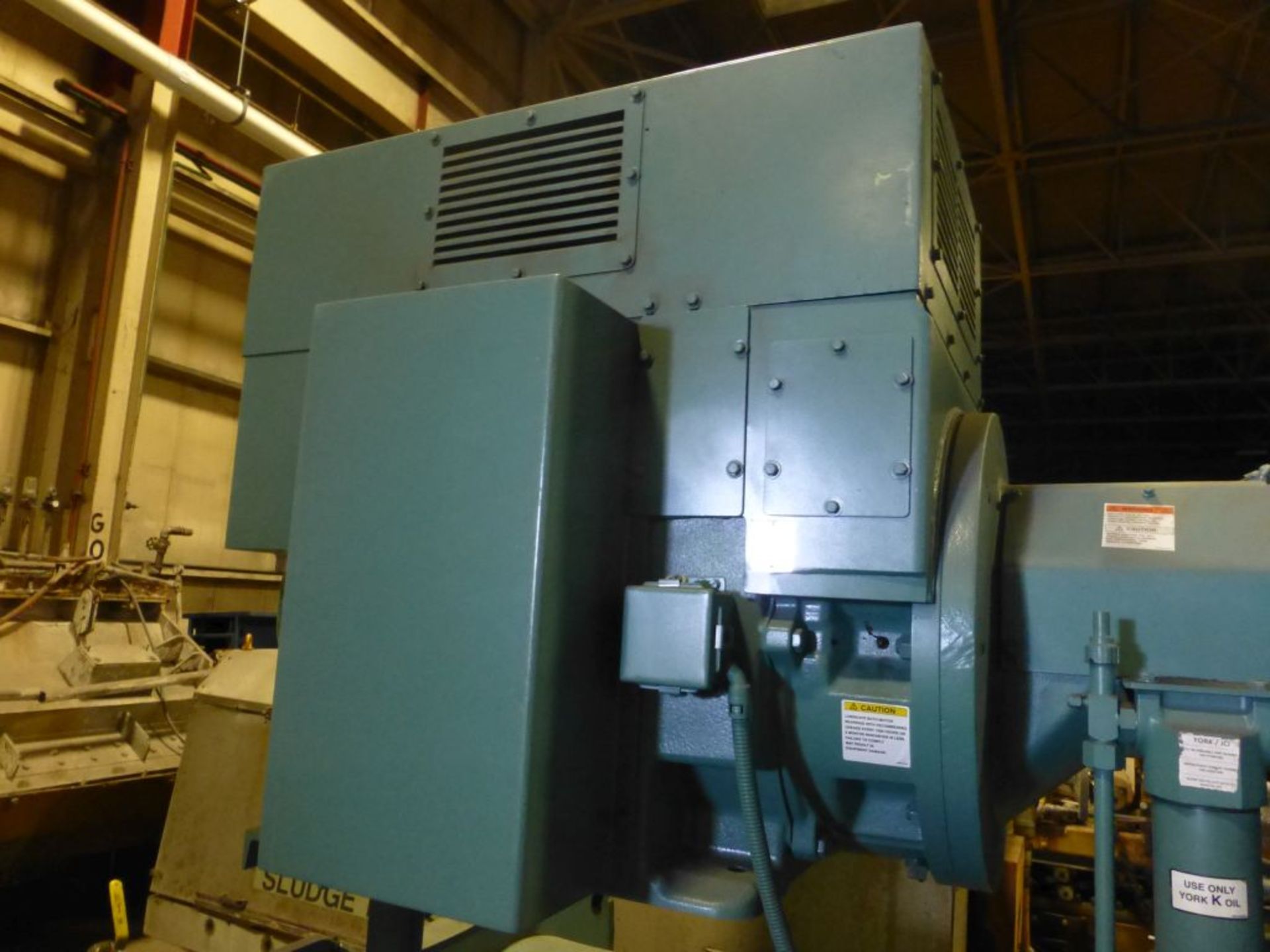 York by Johnson Controls Max E Centrifugal Chiller | Unit Model No. YKE4QQ7-CPG; 550 Ton; Mfg: 2013; - Image 9 of 24