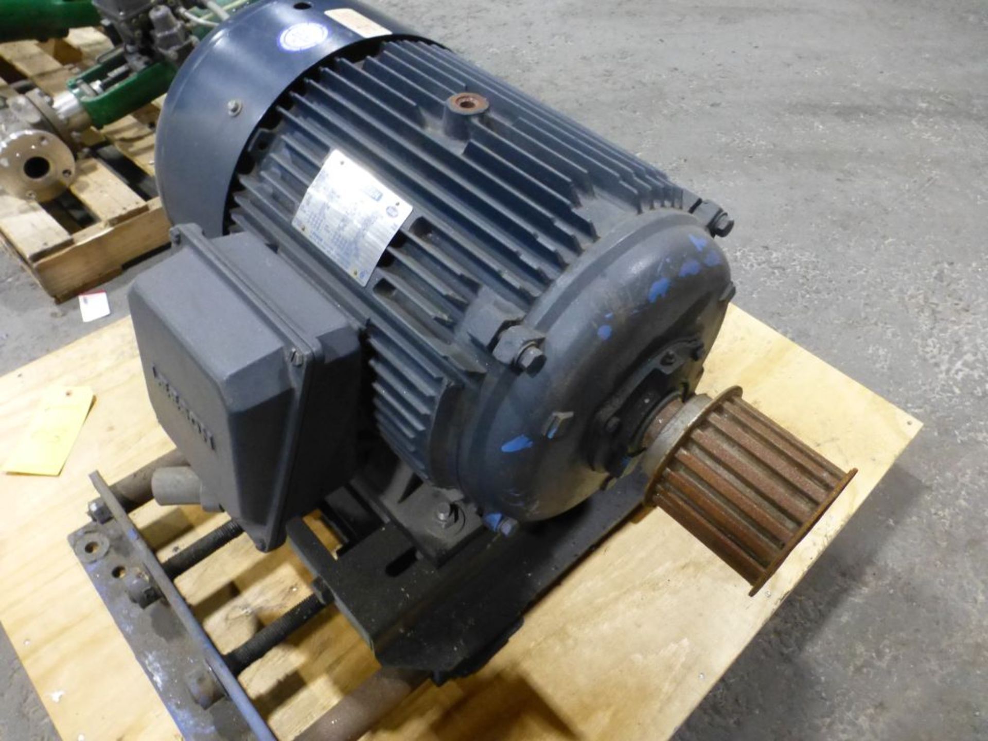 Lesson 30 HP Motor | Cat No. 6150005-60; 30 HP; 208-230/460V; 1180 RPM; Frame: 326T; 3PH; New, - Image 2 of 4
