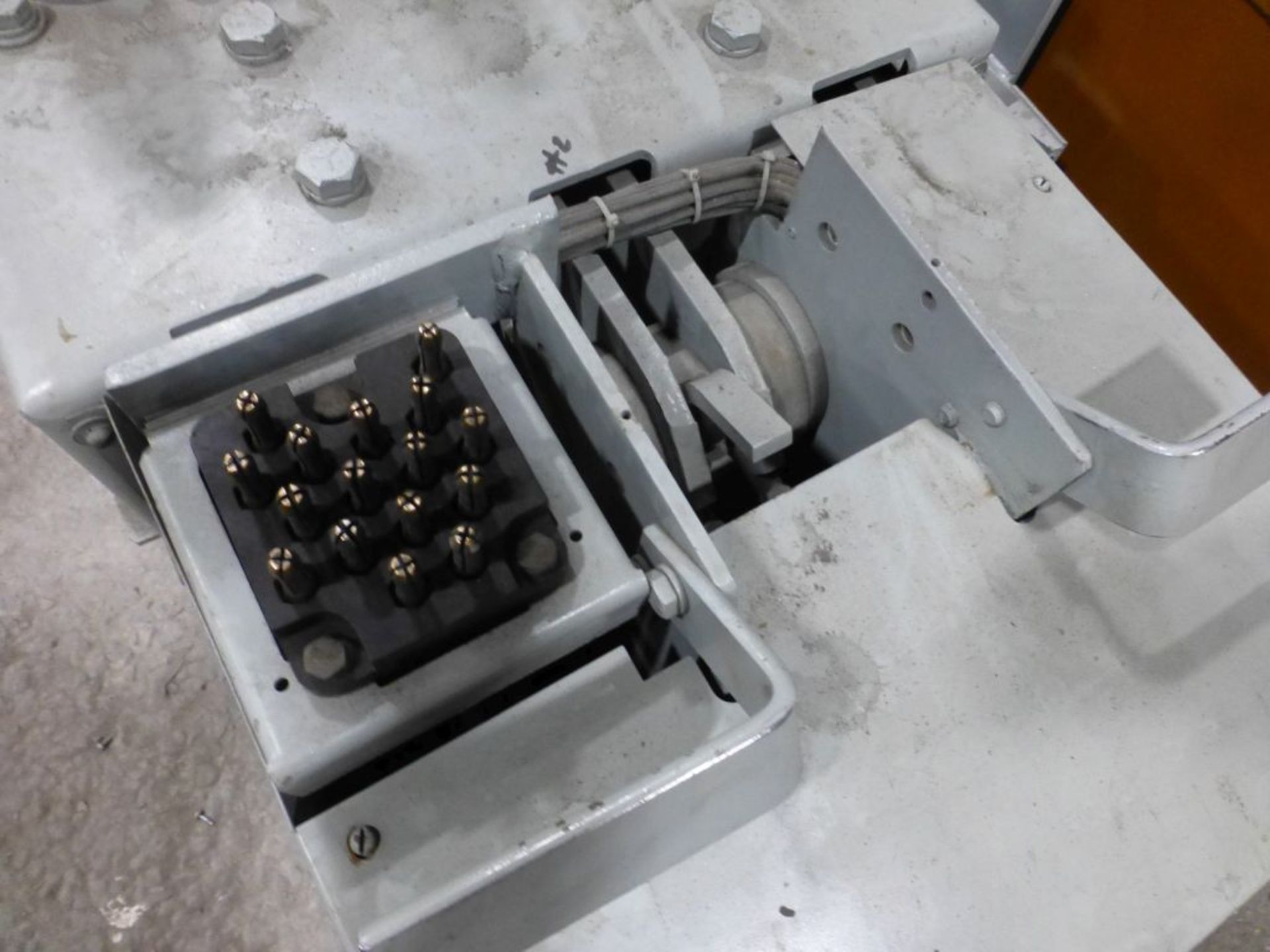 Lot of (11) GE Magne Blast Circuit Breakers | (2) Model No. 121A7901AA, Type: 4 16-250H-4, - Image 6 of 9