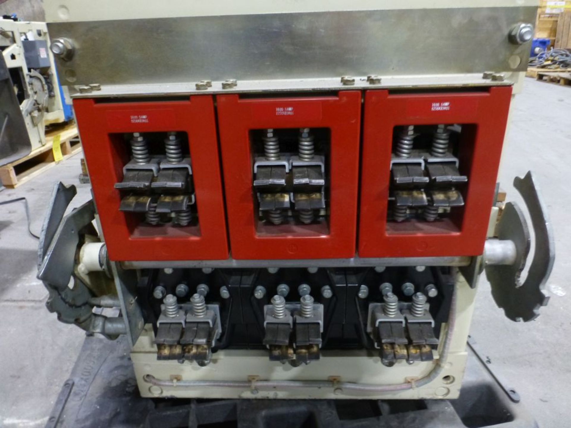 GE Circuit Breaker | Cat No. 016A3988-203; 1600A; 600V; 3P - Image 6 of 13