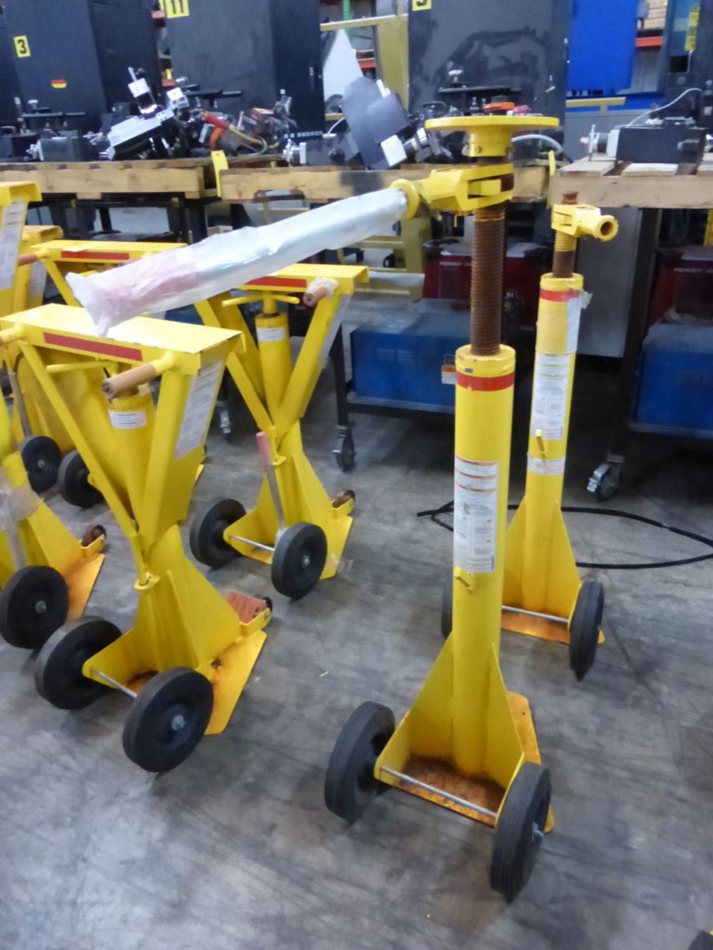 Lot of (2) Trailer Stabilizing Jacks | Static Capacity: 100,000 lbs; Lifting Capacity: 40,000 lbs