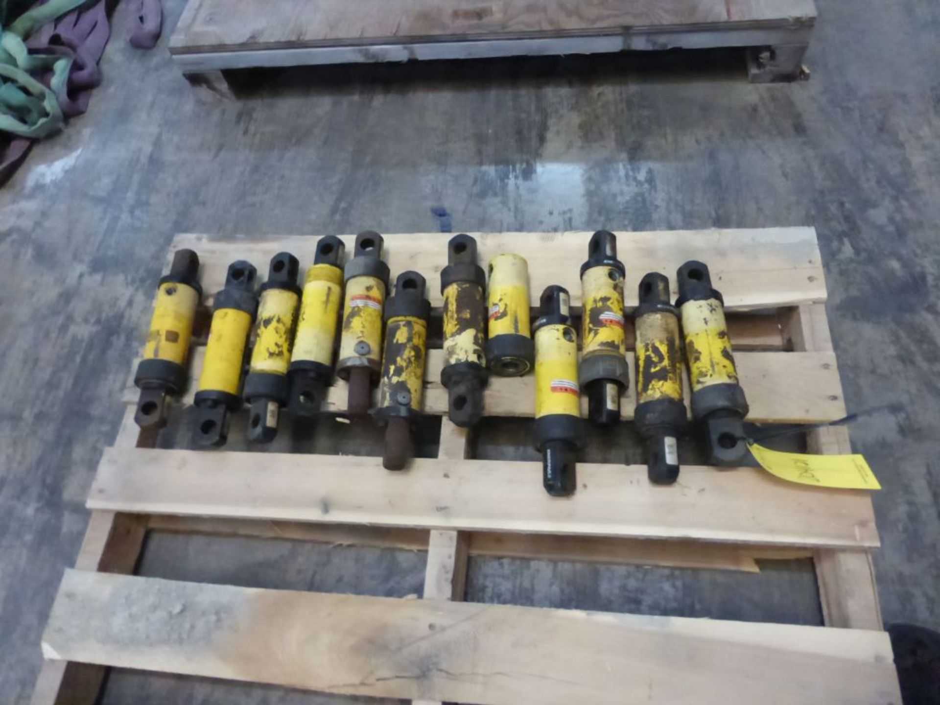 Lot of (12) Enerpac Hydraulic Rams | Part No. RC104