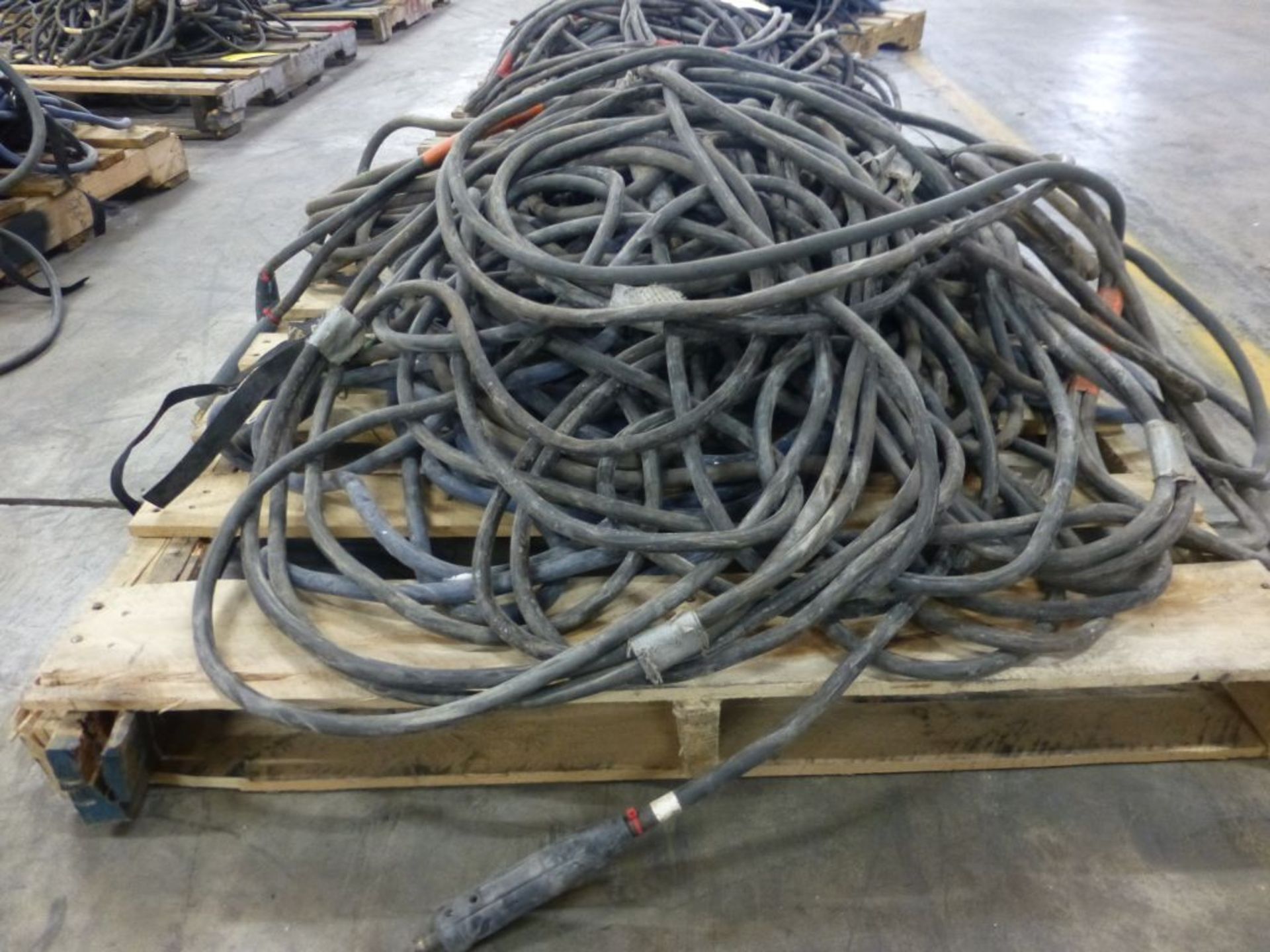 Lot of (10) 100' Welding Leads | 500 lbs; Majority are 2/0 - Image 2 of 6
