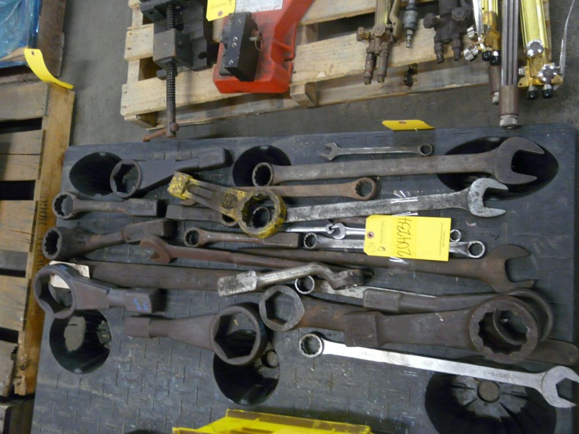 Lot of Approx (30) Assorted Wrenches