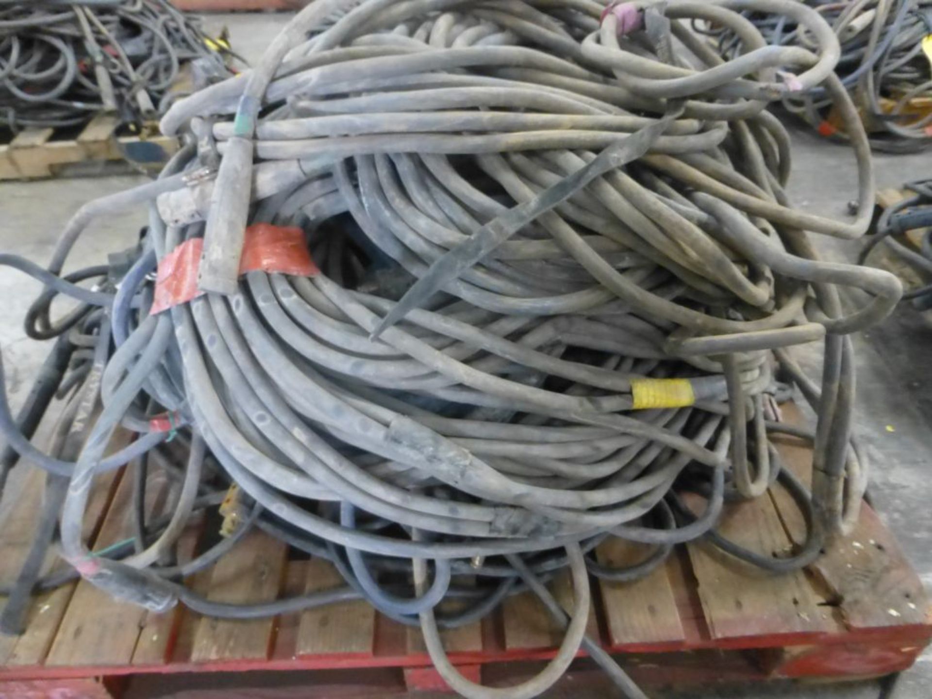 Lot of (10) 100' Welding Leads | 500 lbs; Majority are 2/0 - Image 4 of 6