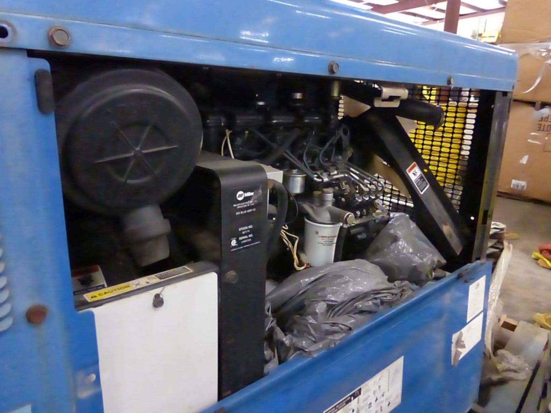 Miller Big Blue 400 DC Welding Generator Trailer | Serial No. LH007203; Hours: 295222 - Image 4 of 16