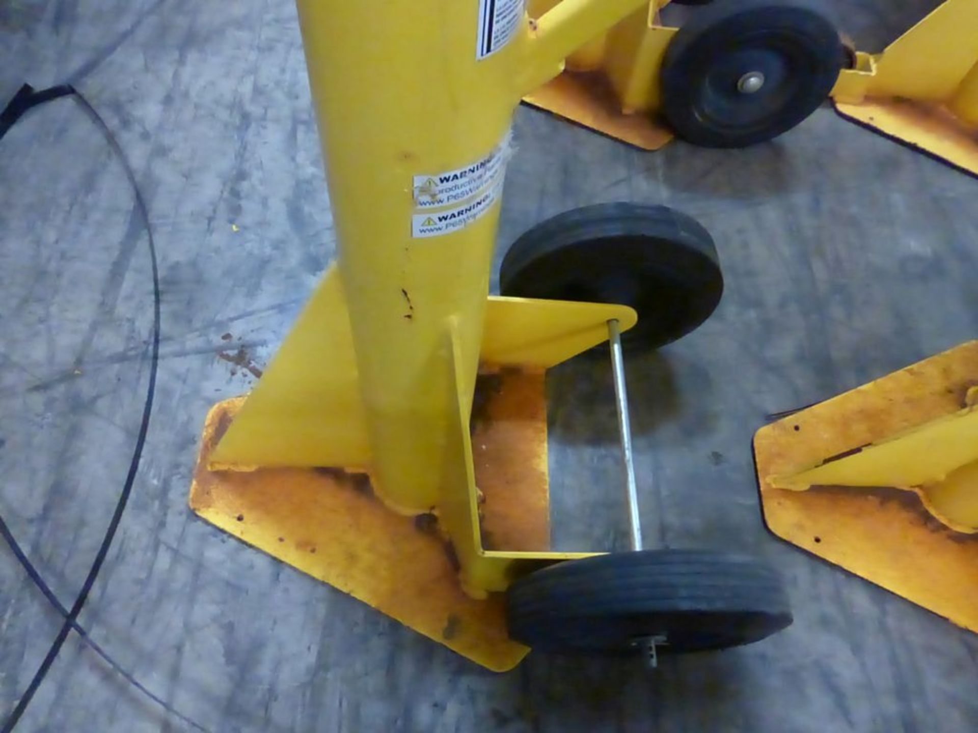 Lot of (2) Trailer Stabilizing Jacks | Static Capacity: 100,000 lbs; Lifting Capacity: 40,000 lbs - Image 7 of 8