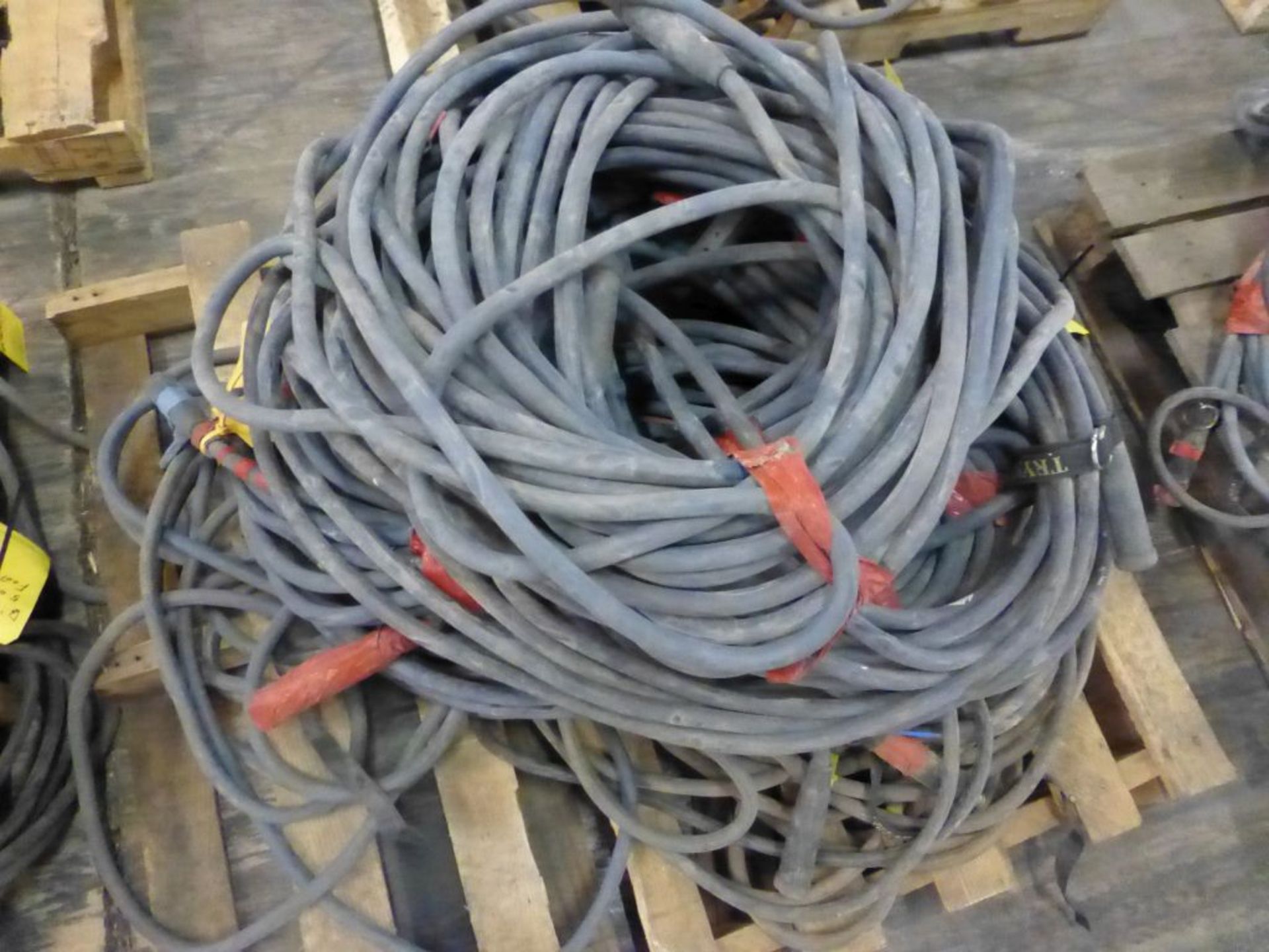 Lot of (10) 100' Welding Leads | 500 lbs; Majority are 2/0 - Image 4 of 7