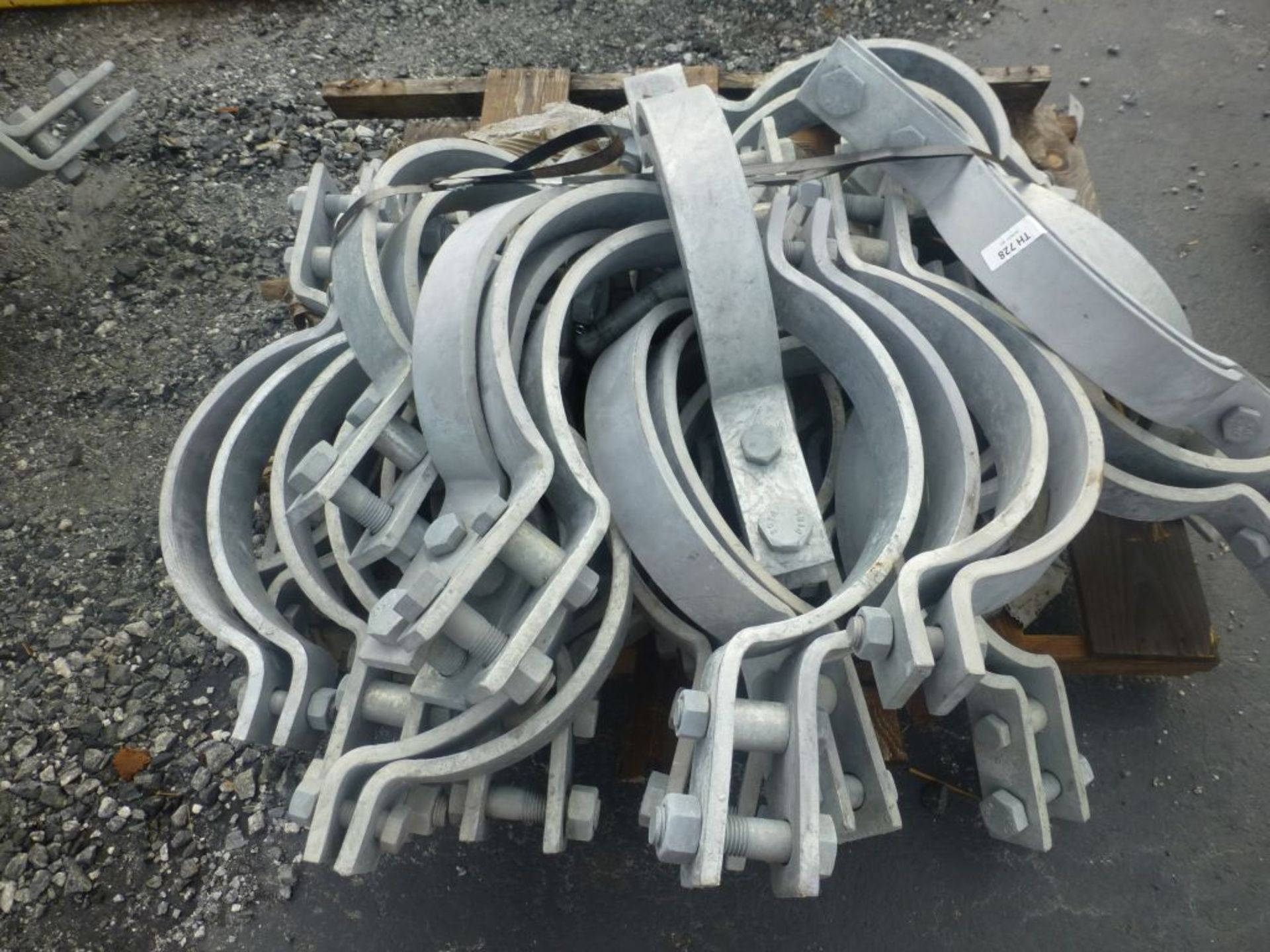 Lot of Pipe Clamps - Image 4 of 4