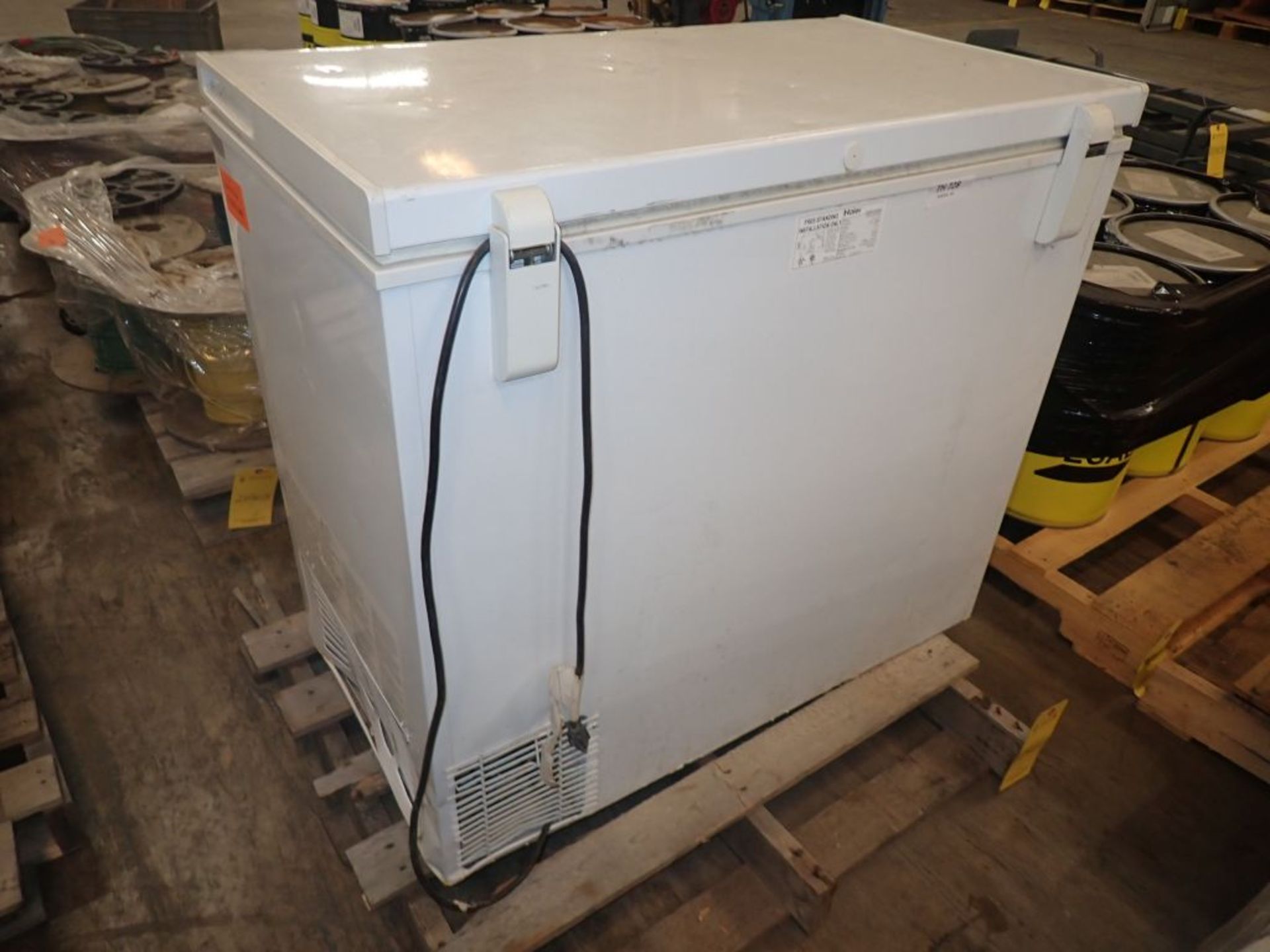 Haier Household Freezer | Model No. HF71CM33NW; 1.7A; 115V; 7.1 Cubit Ft; 80 lbs - Image 2 of 4