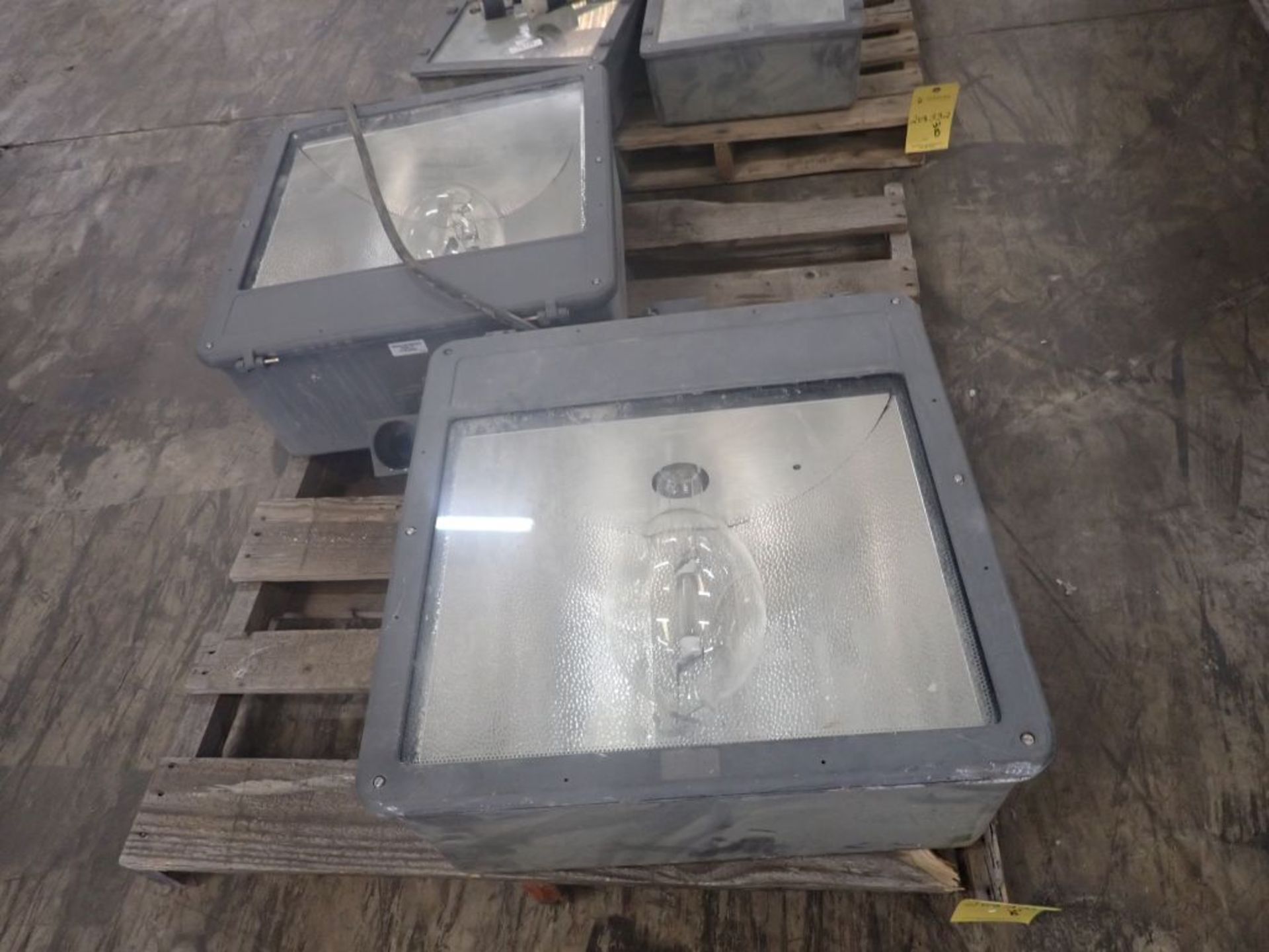 Lot of (2) Industrial Mountable Lights - Image 2 of 9