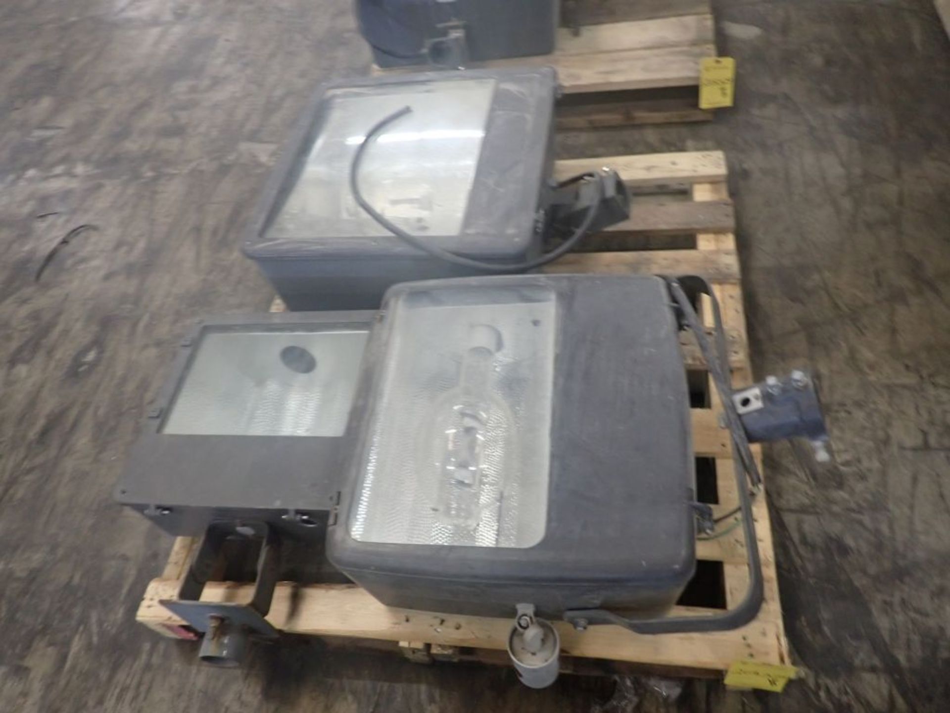 Lot of (3) Assorted Industrial Mountable Lights