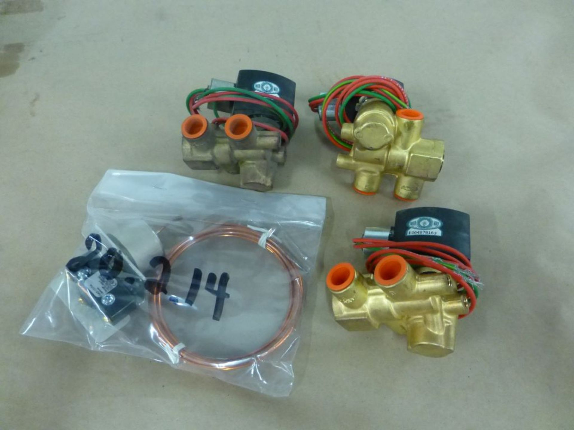 Lot of (1) Pressure Switch and (3) Valves | (1) United Electric Controls Pressure Switch, Part No.