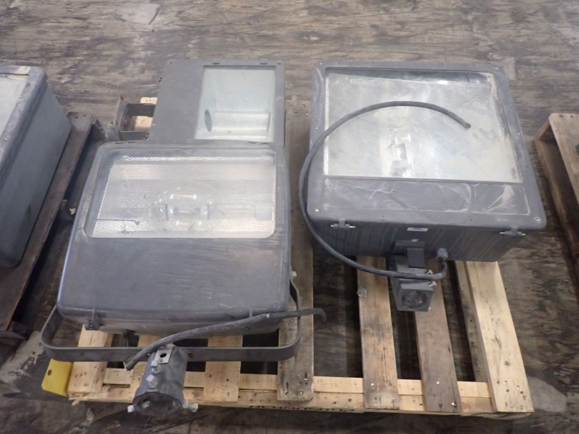 Lot of (3) Assorted Industrial Mountable Lights - Image 2 of 14