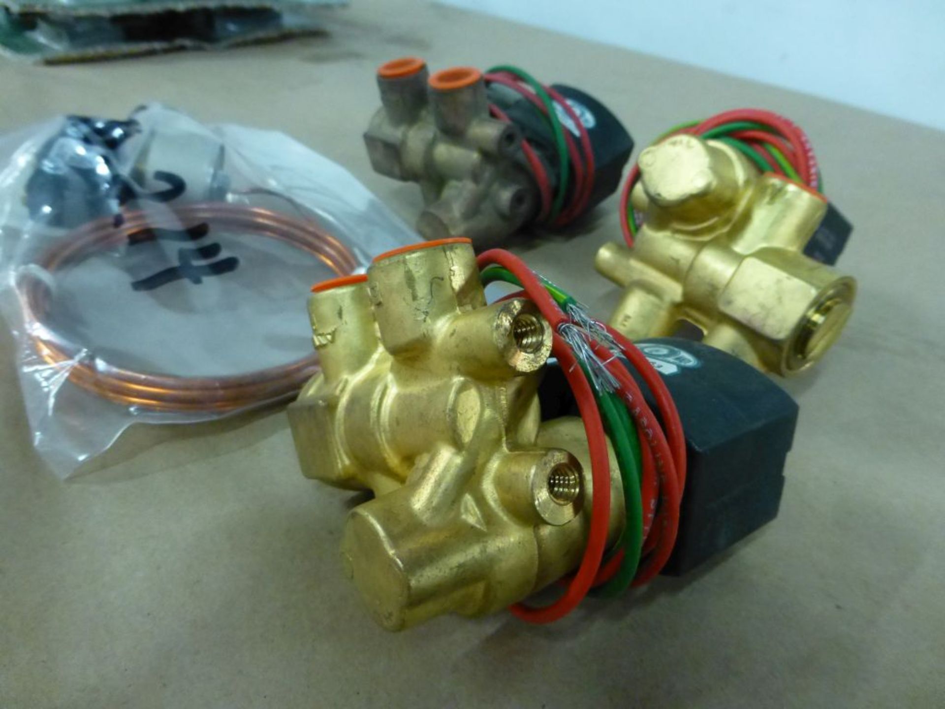 Lot of (1) Pressure Switch and (3) Valves | (1) United Electric Controls Pressure Switch, Part No. - Image 3 of 19