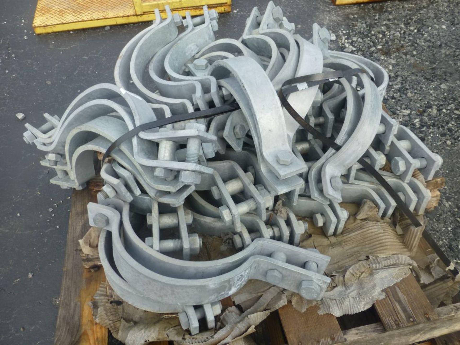 Lot of Pipe Clamps - Image 2 of 4