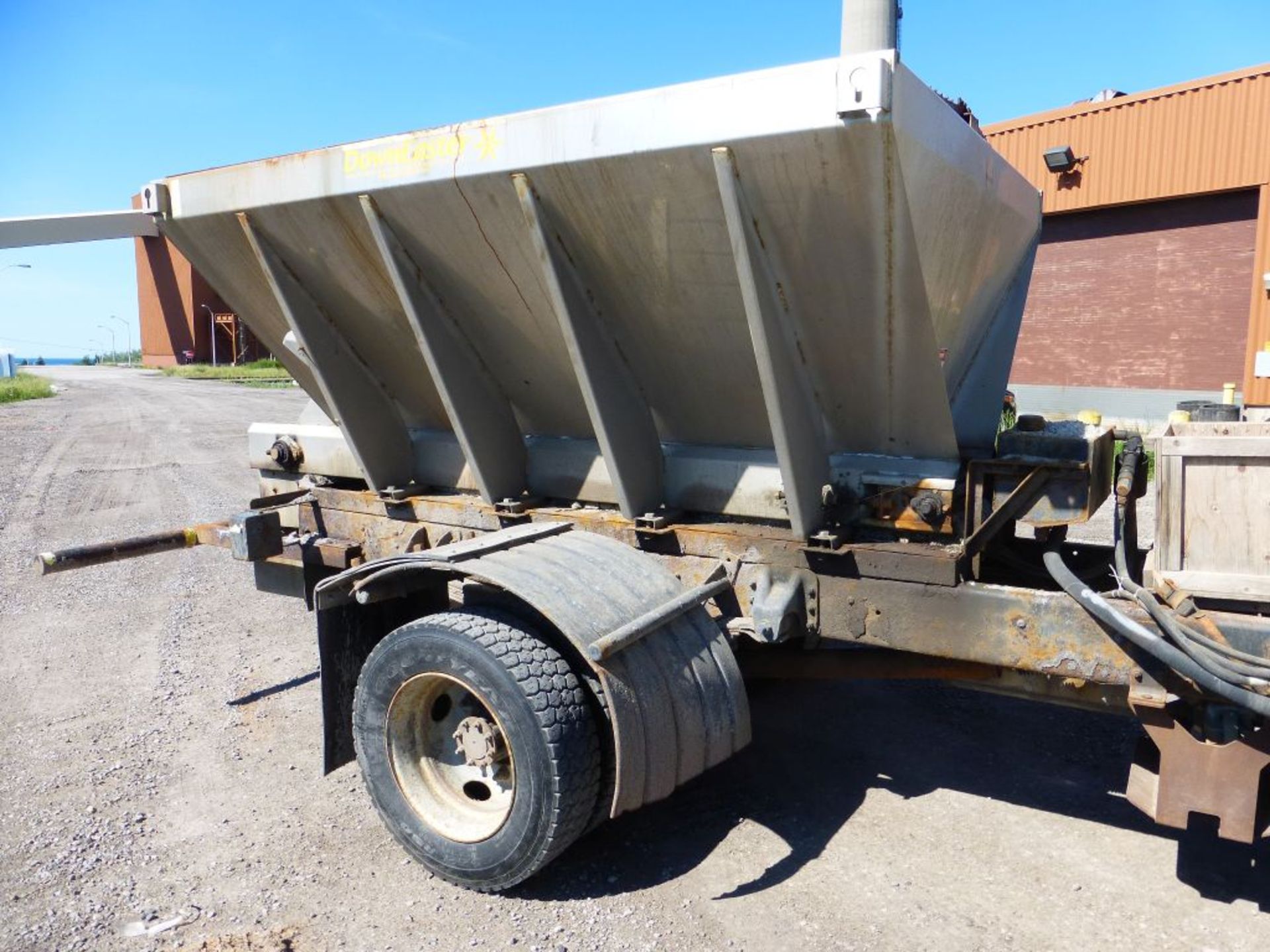 2008 GMC 5500 4x4 Plow Truck with Spreader | Vin No. 1GDE5C3G39F404627; GVWR: 19,500; 15,312 - Image 10 of 29