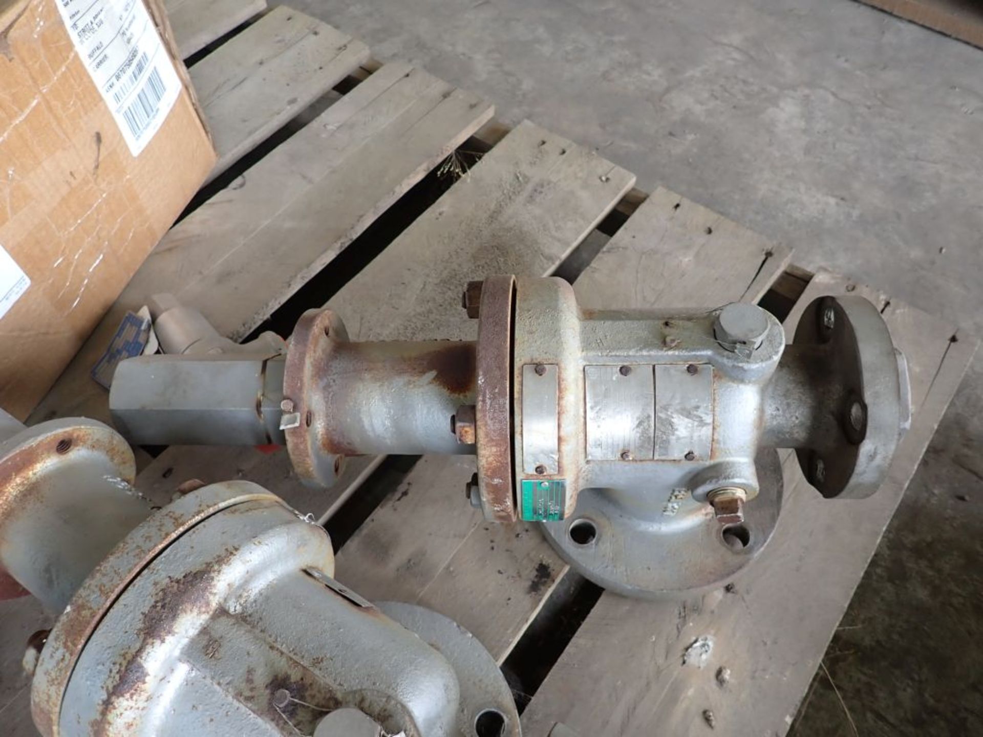 Lot of Assorted Components | Includes: Knuckle Valve - Image 4 of 20