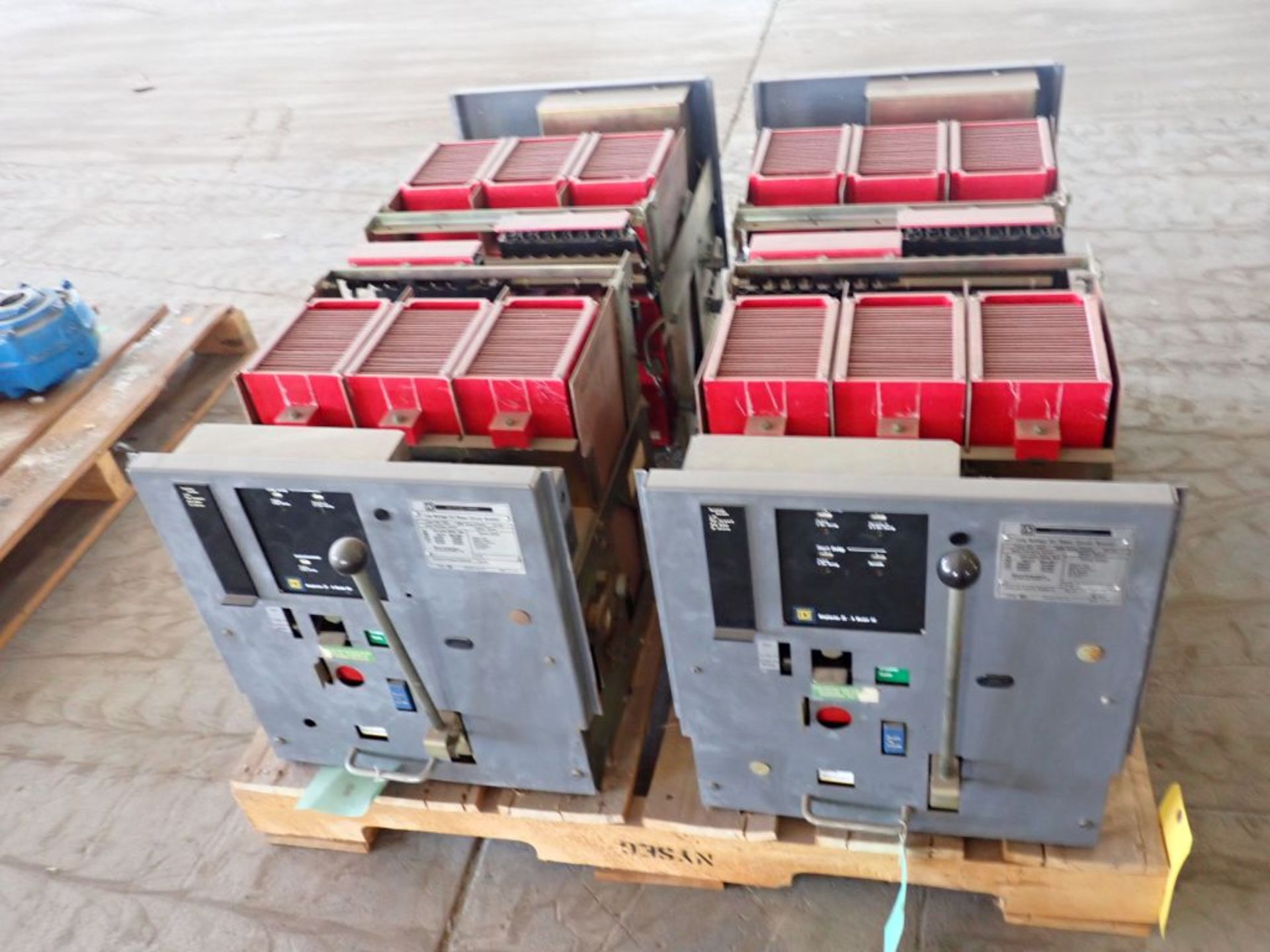 Lot of (4) Square D Low Voltage Circuit Breakers | Type: DS-416S; 1600A; 635V; 3P - Image 2 of 18