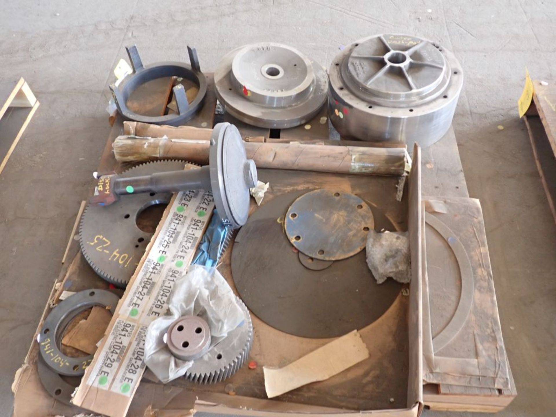 Lot of Assorted Components | Includes:; Plate Bearing Clamp; Oil Slinger; Gear Hub - Image 3 of 13