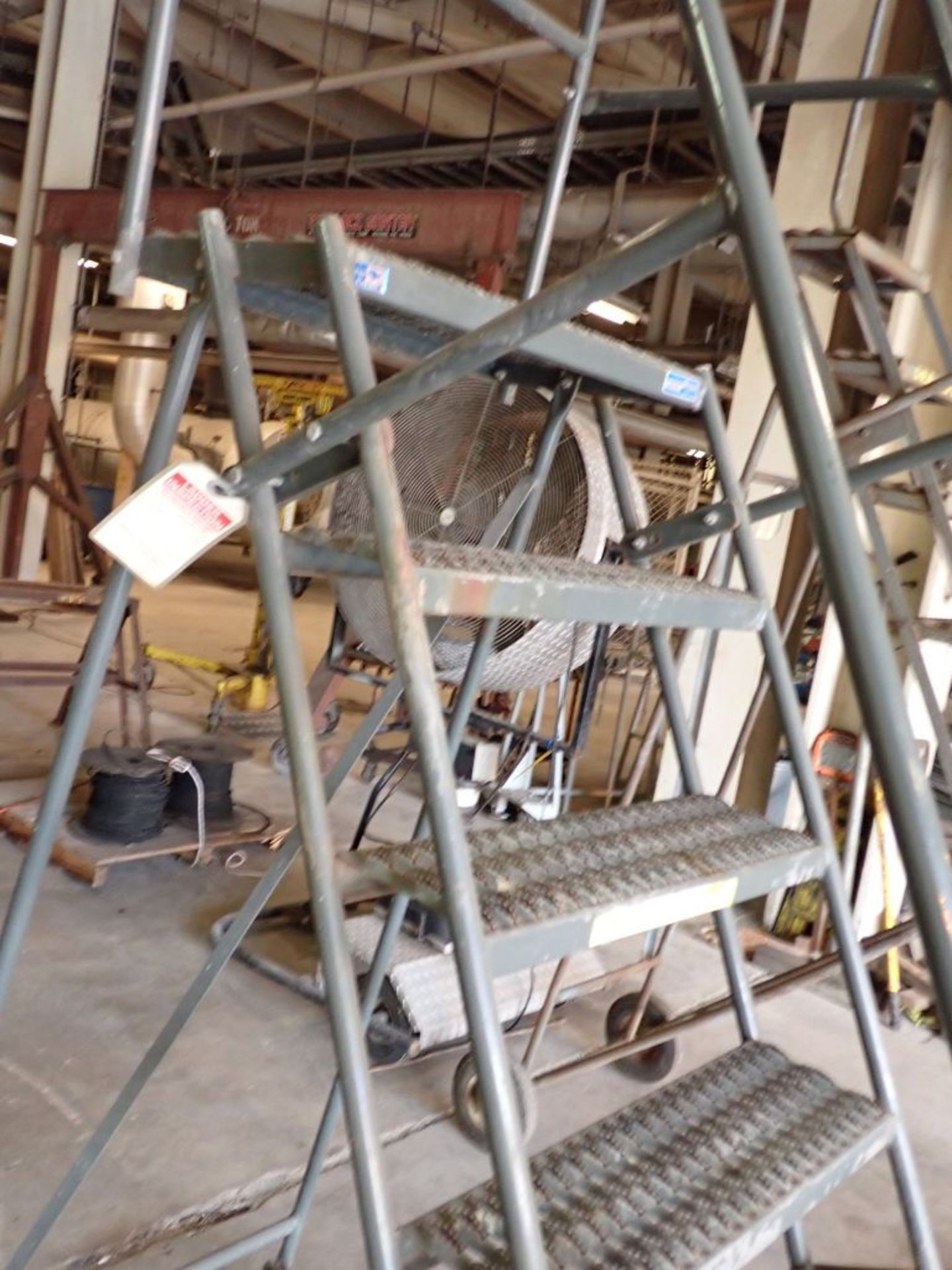 Gills 7' Safety Ladder - Image 4 of 6
