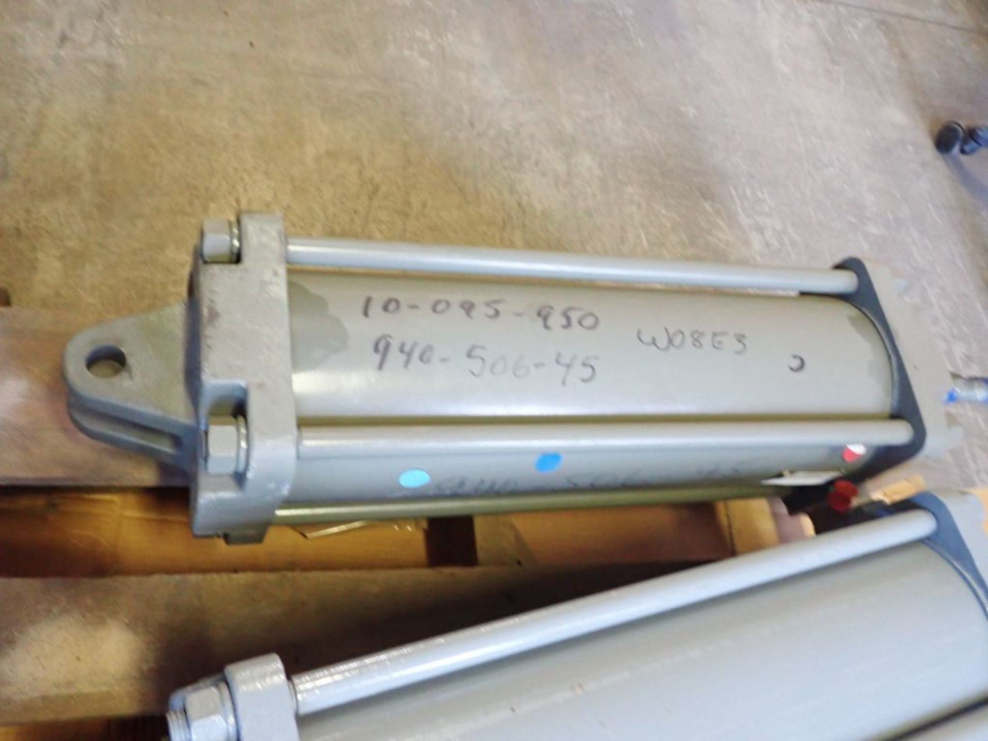 Lot of (2) Buffalo Hydraulic Cylinders | Part No. 44286 - Image 9 of 13