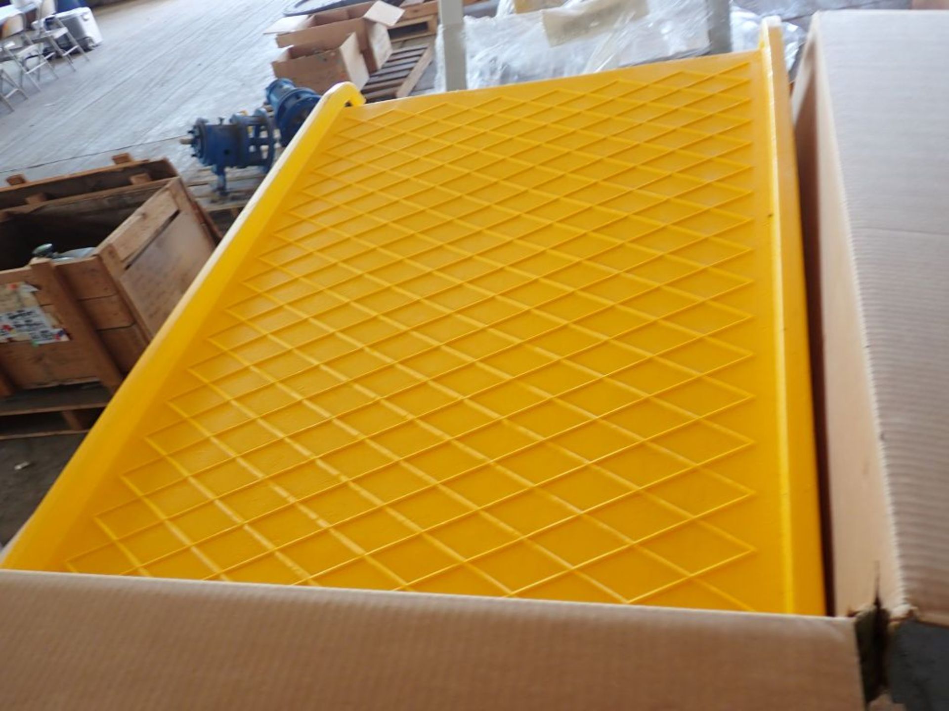 Lot of (4) Eagle Spill Containment Poly Pallet Yellow Ramps | Part No. 1689 - Image 4 of 11