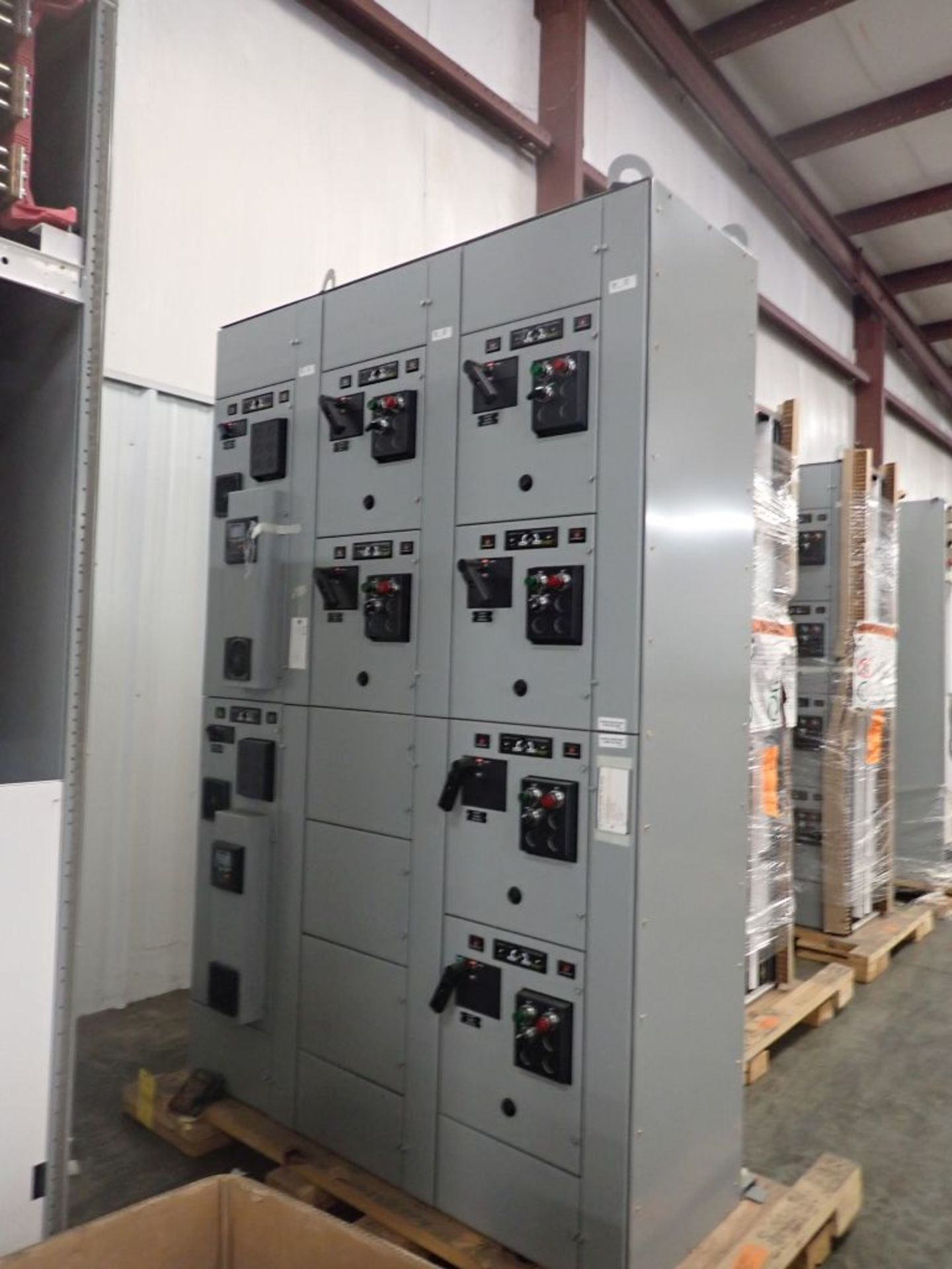 Eaton Freedom 2100 Series Motor Control Center | (2) F206-30A-10HP; (7) F206-15A-10HP; (2) F208-30A; - Image 3 of 102