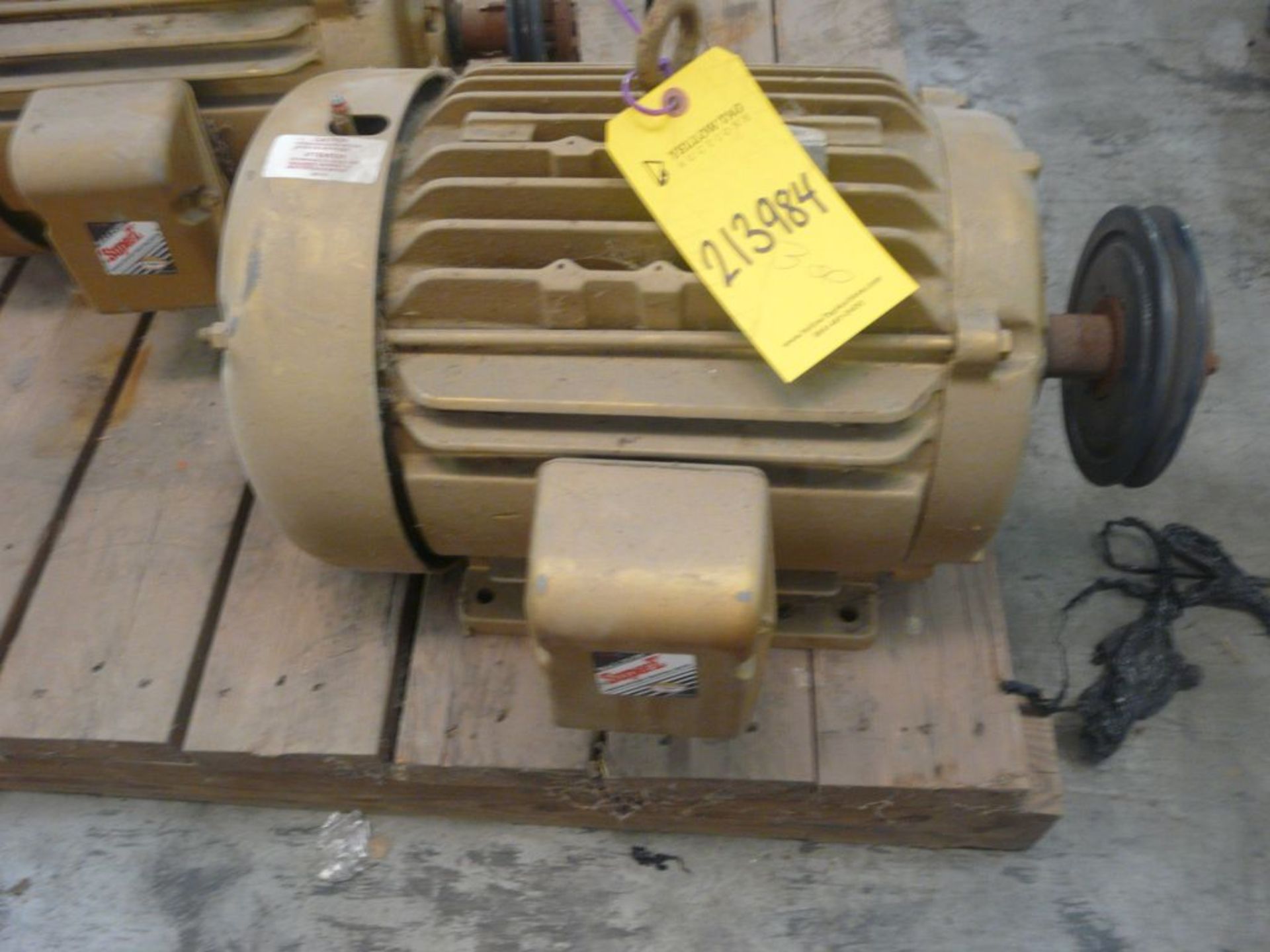 Baldor 15 HP Super-E Motor - Cat No. EM2394T; 15 HP; 460V; 3525 RPM; 3PH - Image 6 of 7