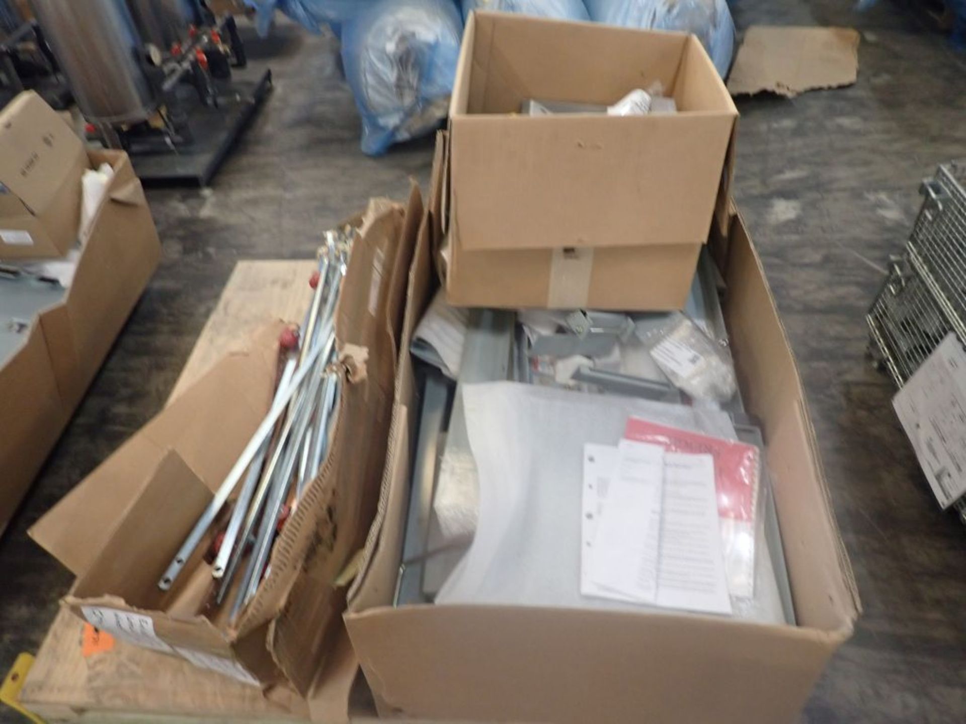 Lot of Assorted Components - Includes: Splice Channel 4"; Splice Angle; Door Latch Rails w/Wheels - Image 2 of 18