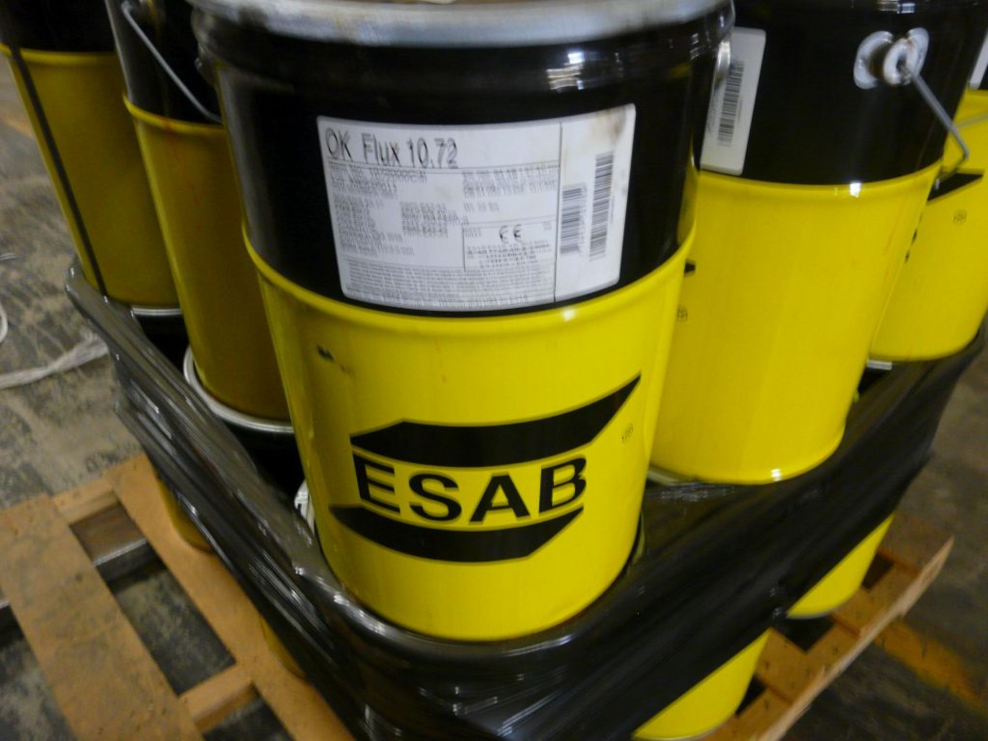 Lot of (63) Drums of ESAB Flux 10.72 - Part No. 1072000CBI; 55 lbs Each; Tag: 214961 - Image 4 of 4