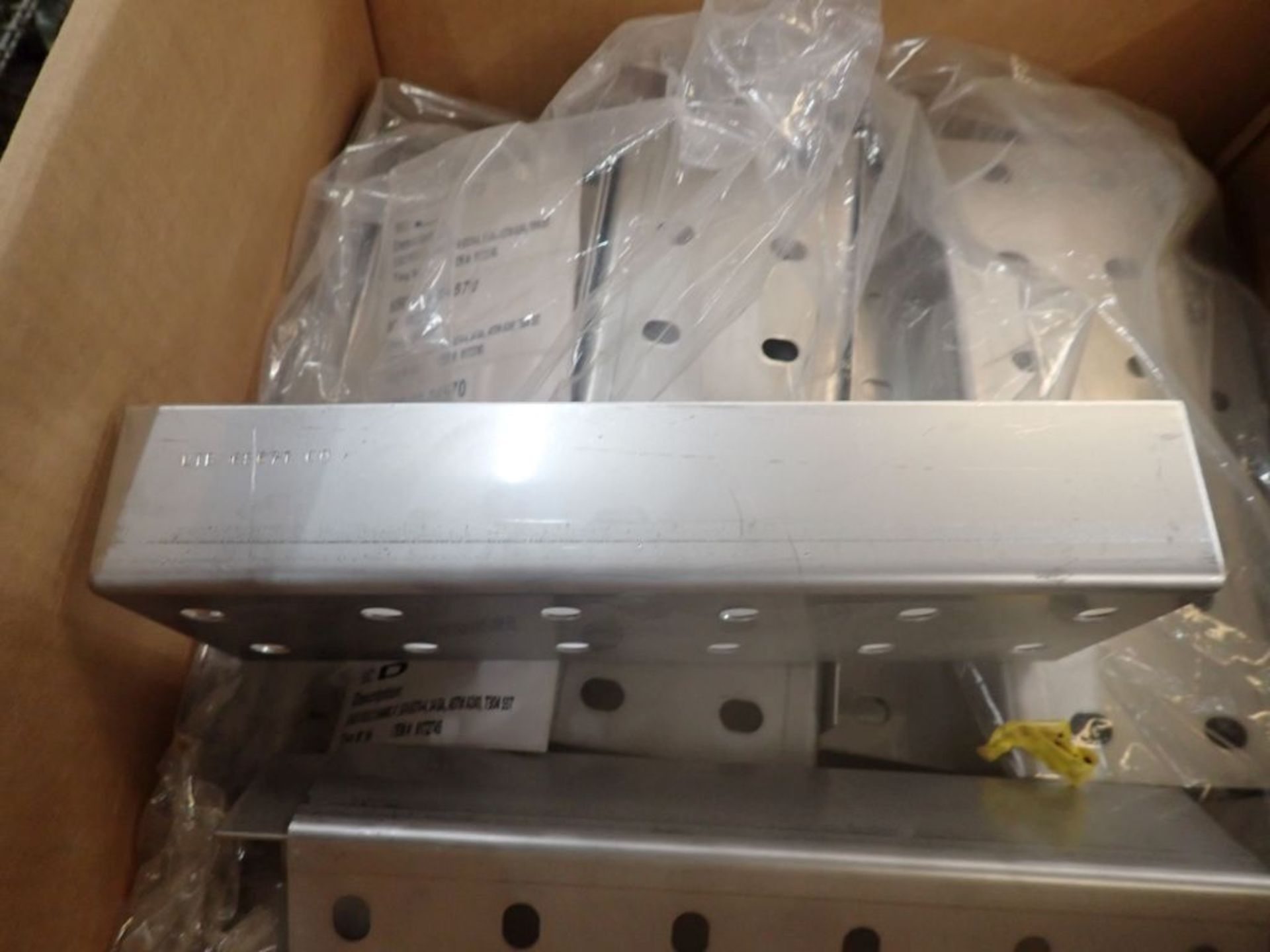 Lot of Assorted Components - Includes: Splice Channel 4"; Splice Angle; Door Latch Rails w/Wheels - Image 12 of 18
