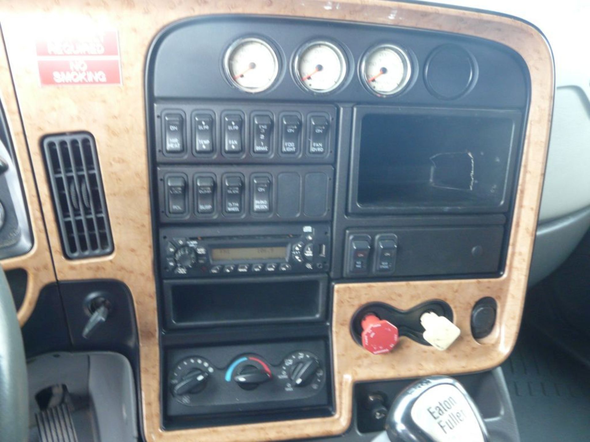 2013 International Prostar Plus Truck Tractor with Sleeper - Model No. ProStar + 125; Vin No. - Image 18 of 21