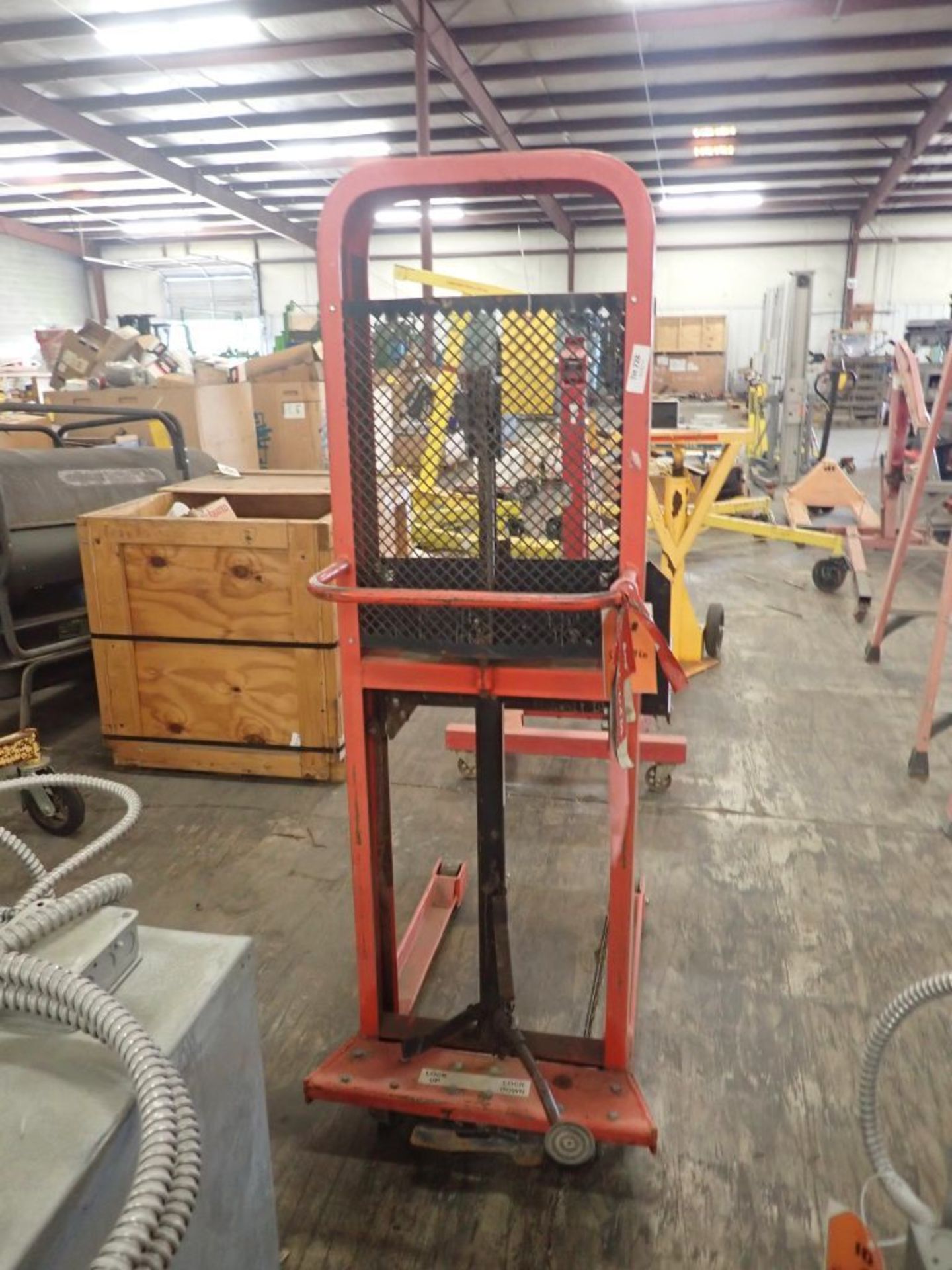 Presto Lift - Serial No. V57429-1/1271573-7; Model No. M152; Tag: 215162 - Image 3 of 5